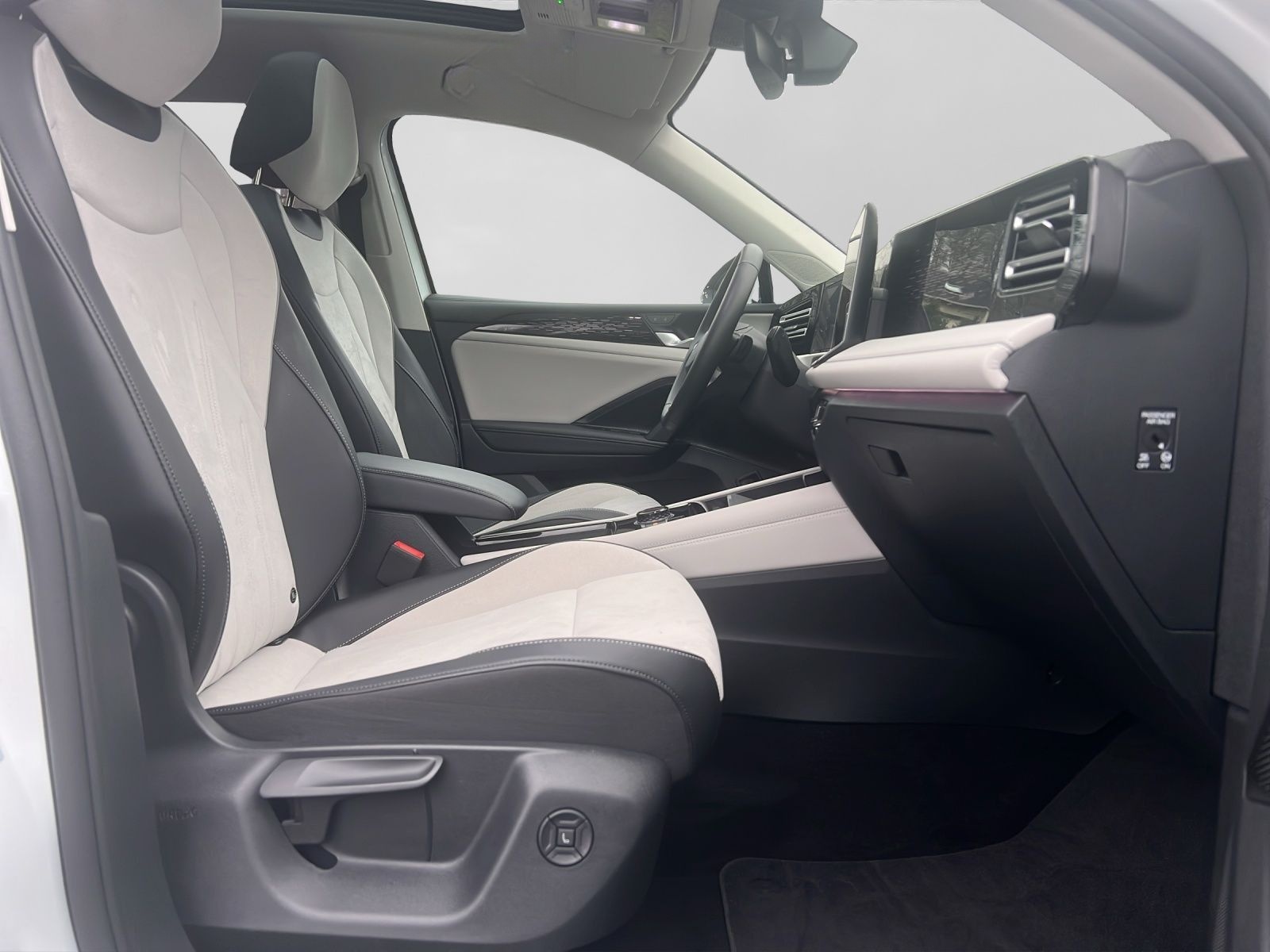 Volkswagen Tiguan 1.5 TSI eHYBRID ELEGANCE LM20 PANO AHK MA foto 4