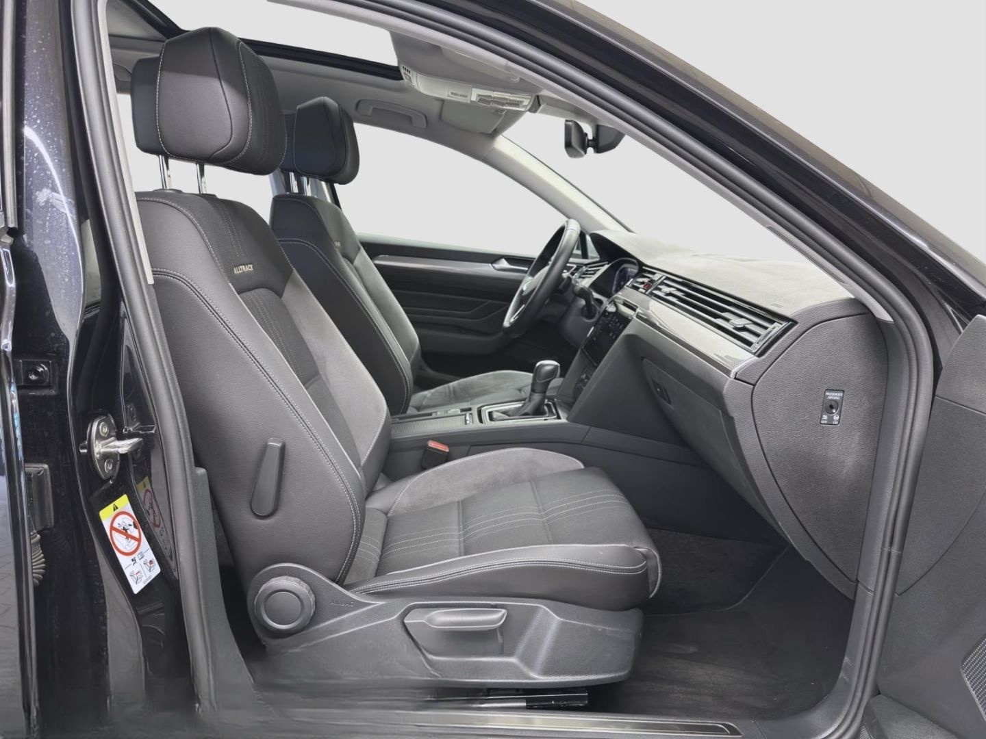 Volkswagen Passat Alltrack 2.0 TDI DSG 4Mo. PANO AHK KAMERA foto 16
