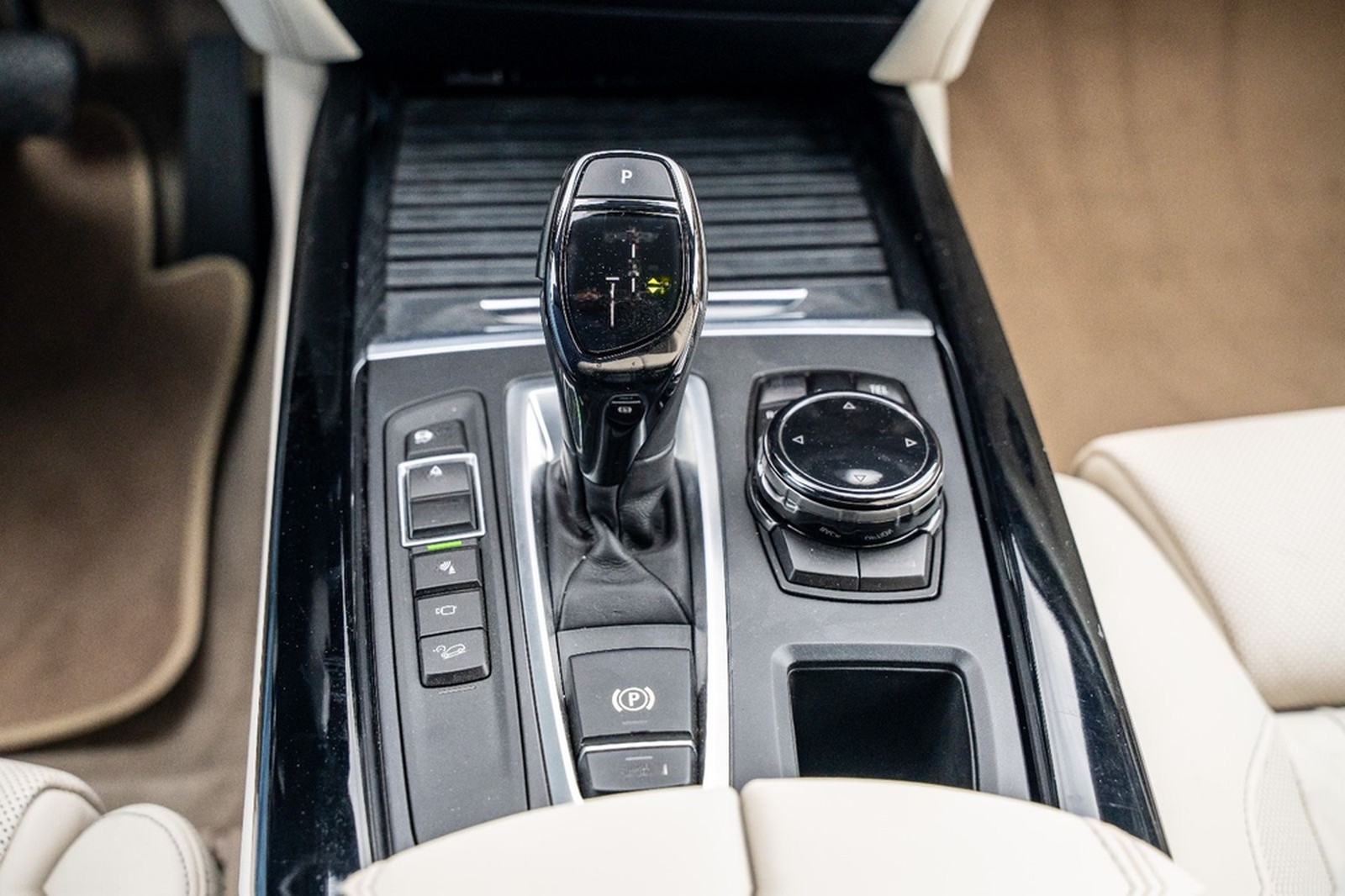 BMW X5 xDrive 50i M-Paket/HUD/LED/H&K/PANO/NAPPA/ACC foto 39