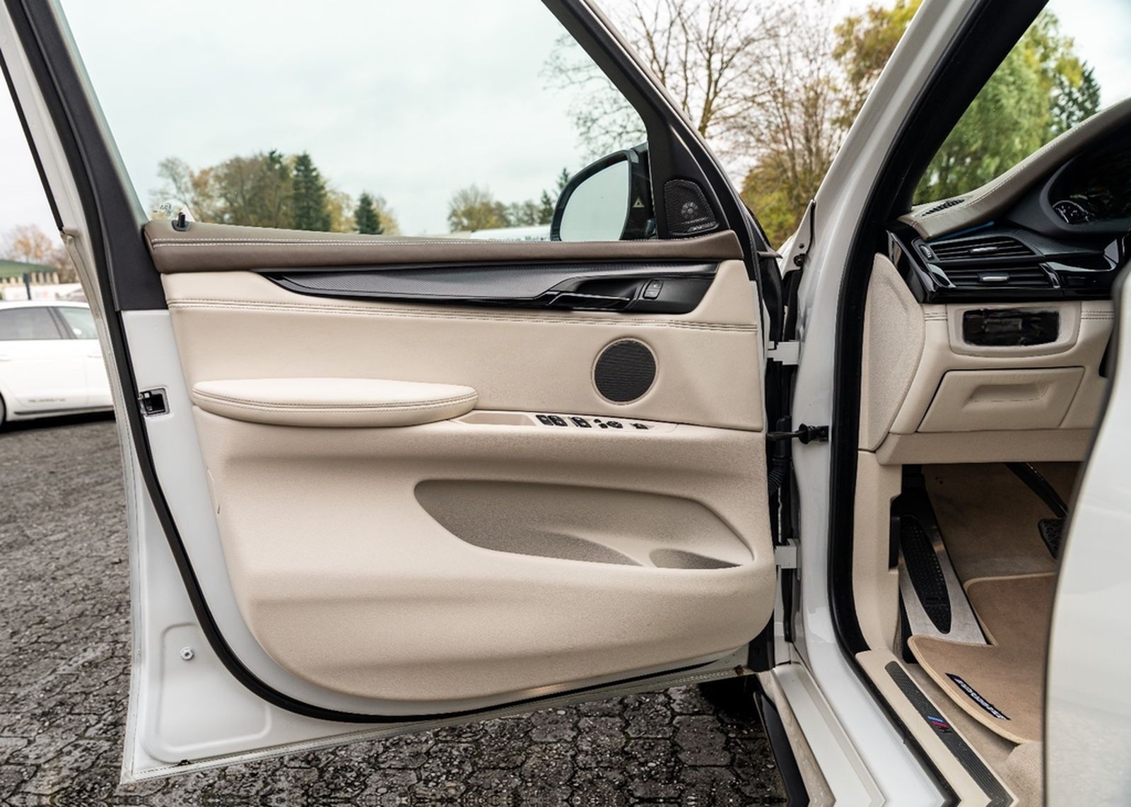 BMW X5 xDrive 50i M-Paket/HUD/LED/H&K/PANO/NAPPA/ACC foto 42