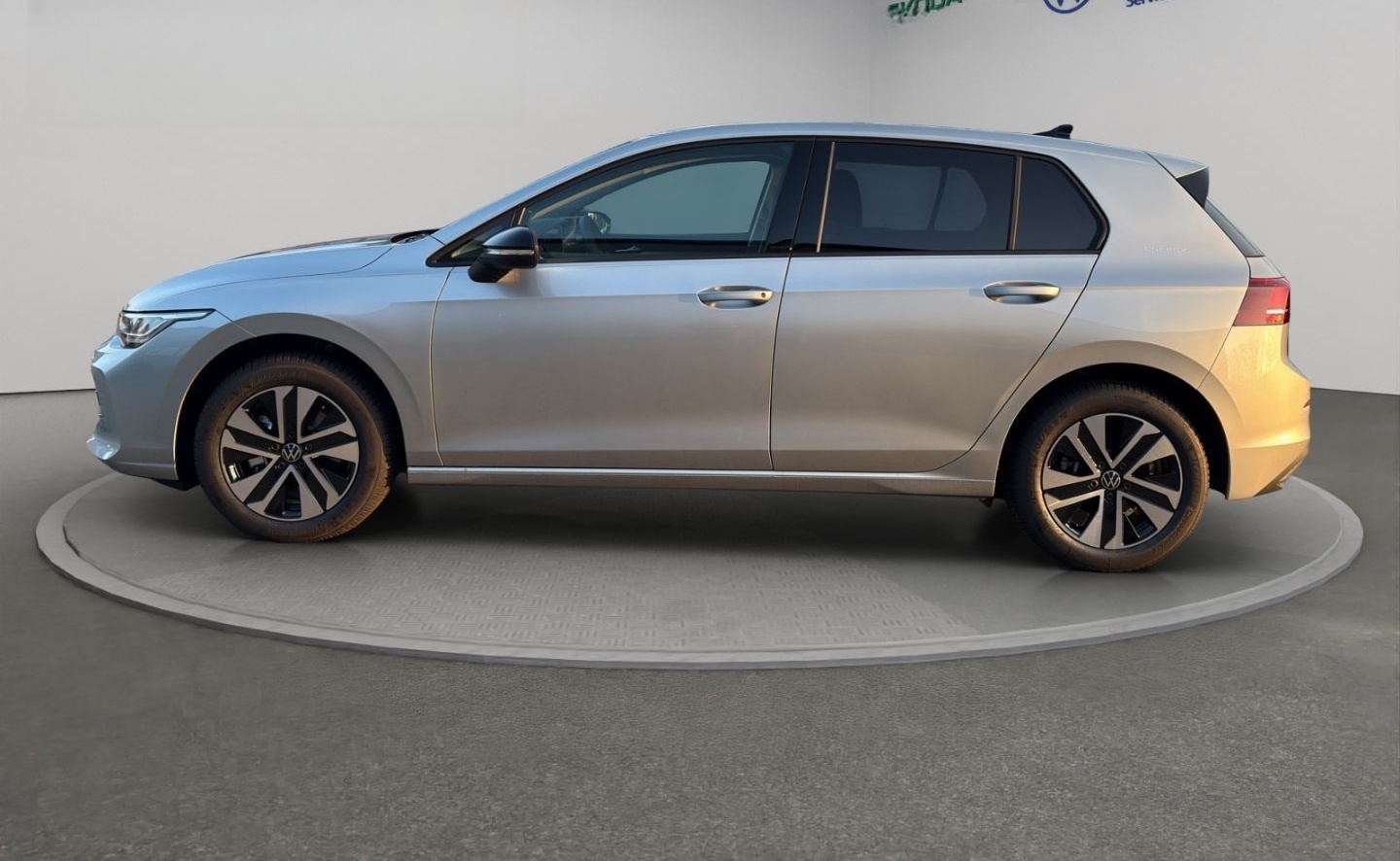 Volkswagen Golf ENERGY 1.5 eTSI DSG,AHK,ACC,RFK,SHZ foto 4