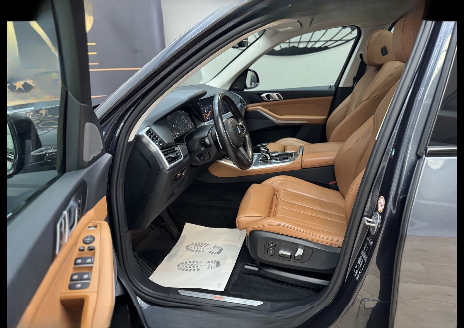BMW X5 xDrive 40i SPORT-AUTOM *22 ZOLL*AHK*PANO* foto 14