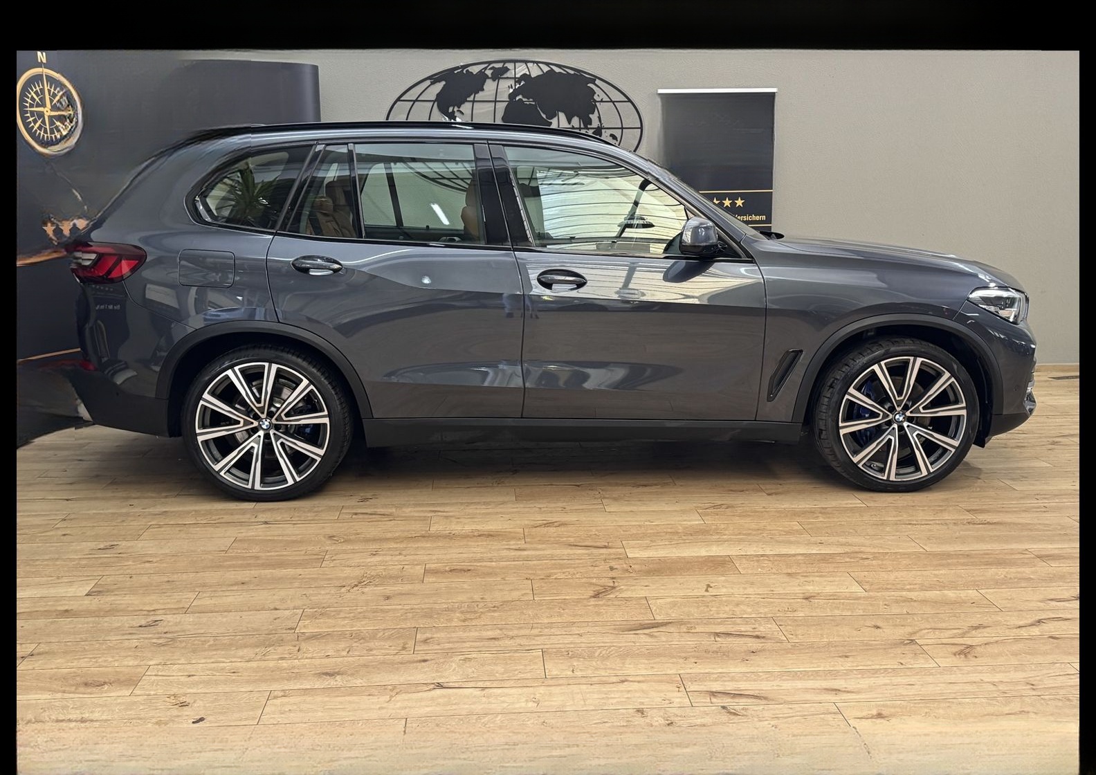 BMW X5 xDrive 40i SPORT-AUTOM *22 ZOLL*AHK*PANO* foto 6
