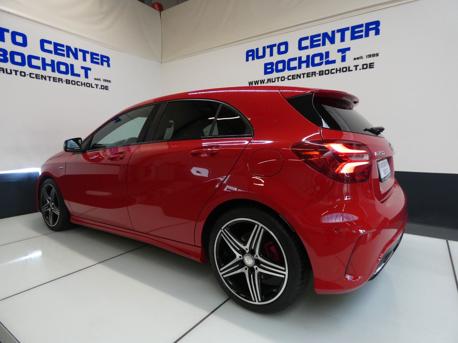 Mercedes-Benz A 250 AMG Sport*Navi*Panorama*LM 18 foto 17