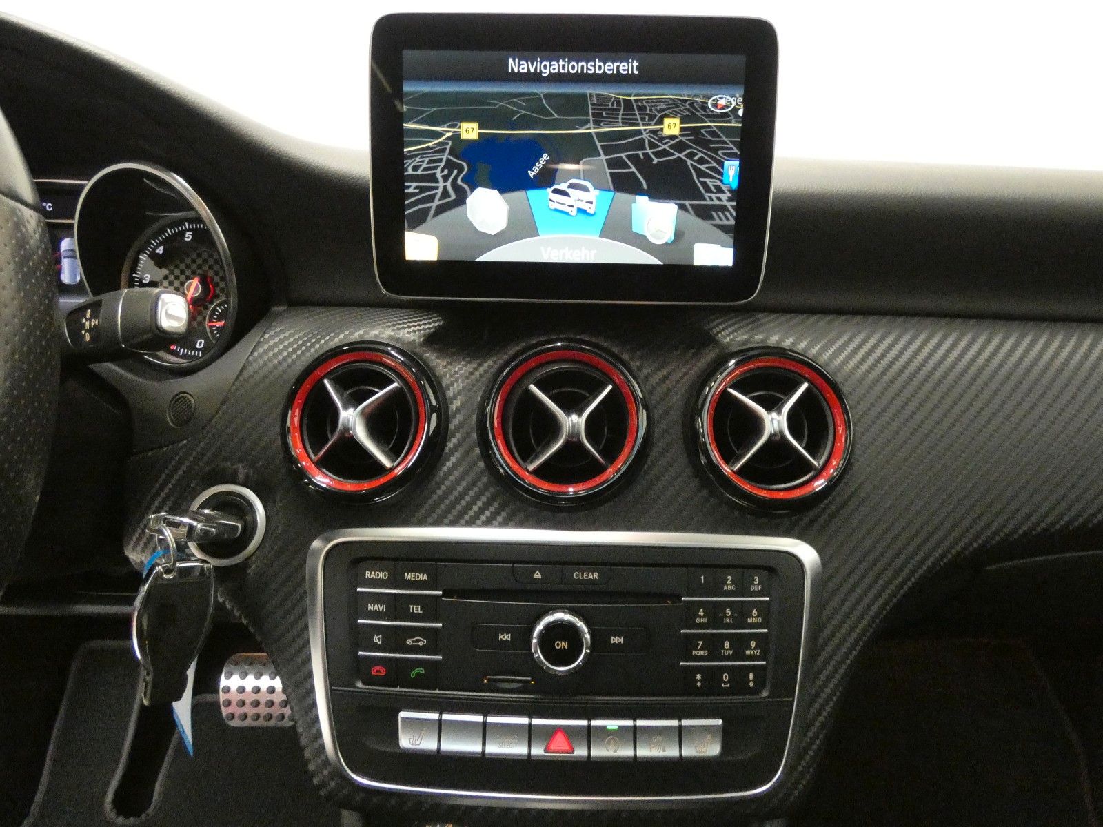 Mercedes-Benz A 250 AMG Sport*Navi*Panorama*LM 18 foto 24