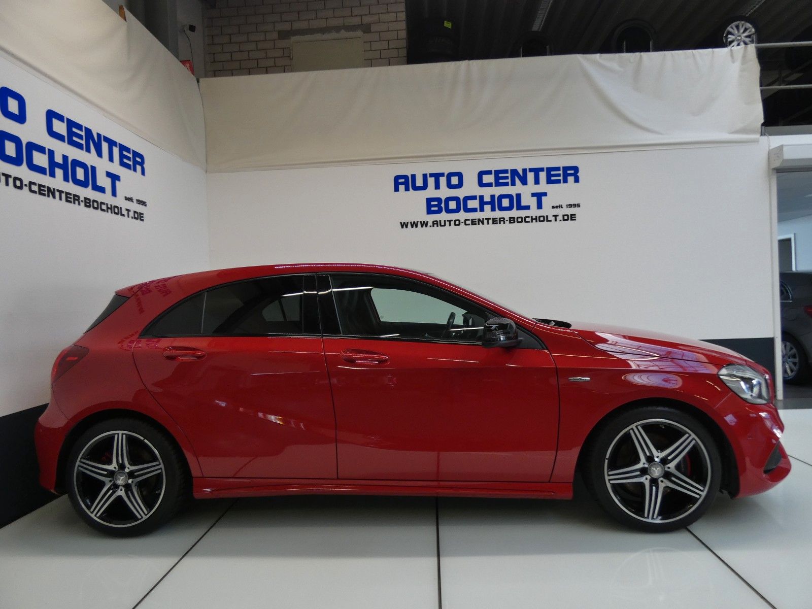 Mercedes-Benz A 250 AMG Sport*Navi*Panorama*LM 18 foto 6