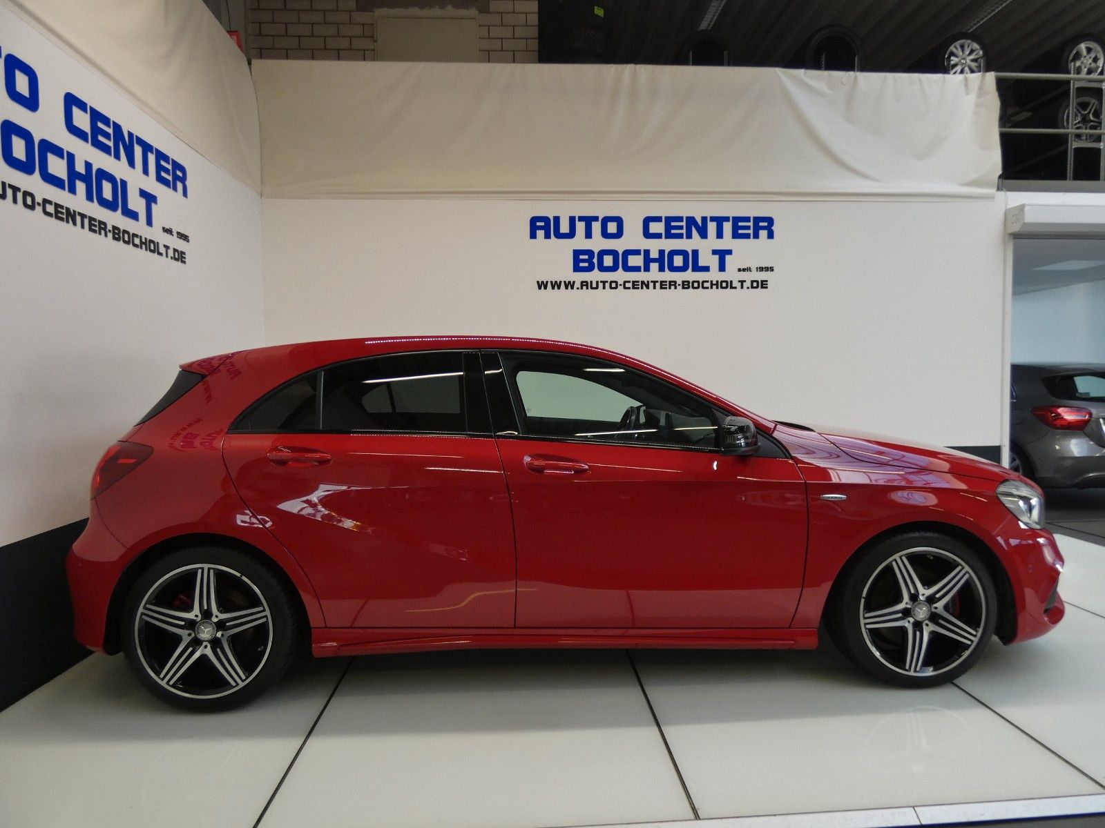 Mercedes-Benz A 250 AMG Sport*Navi*Panorama*LM 18 foto 7