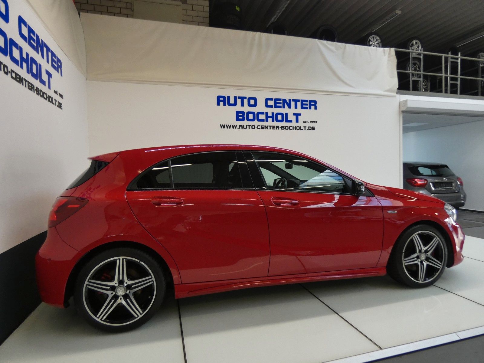 Mercedes-Benz A 250 AMG Sport*Navi*Panorama*LM 18 foto 8