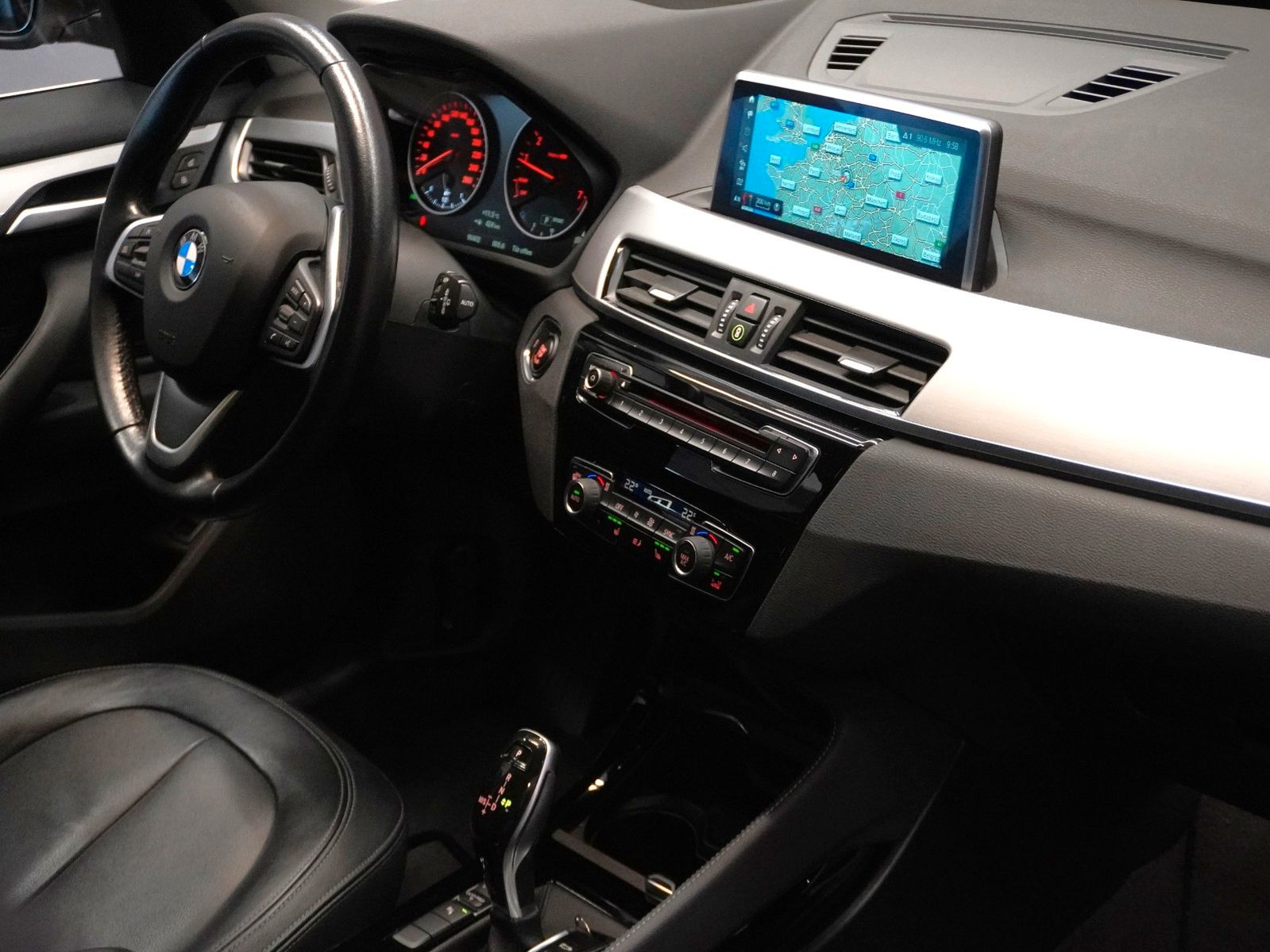BMW X1 sDrive 20i XLine| NAVI | LEDER | PDC | AHK | foto 15