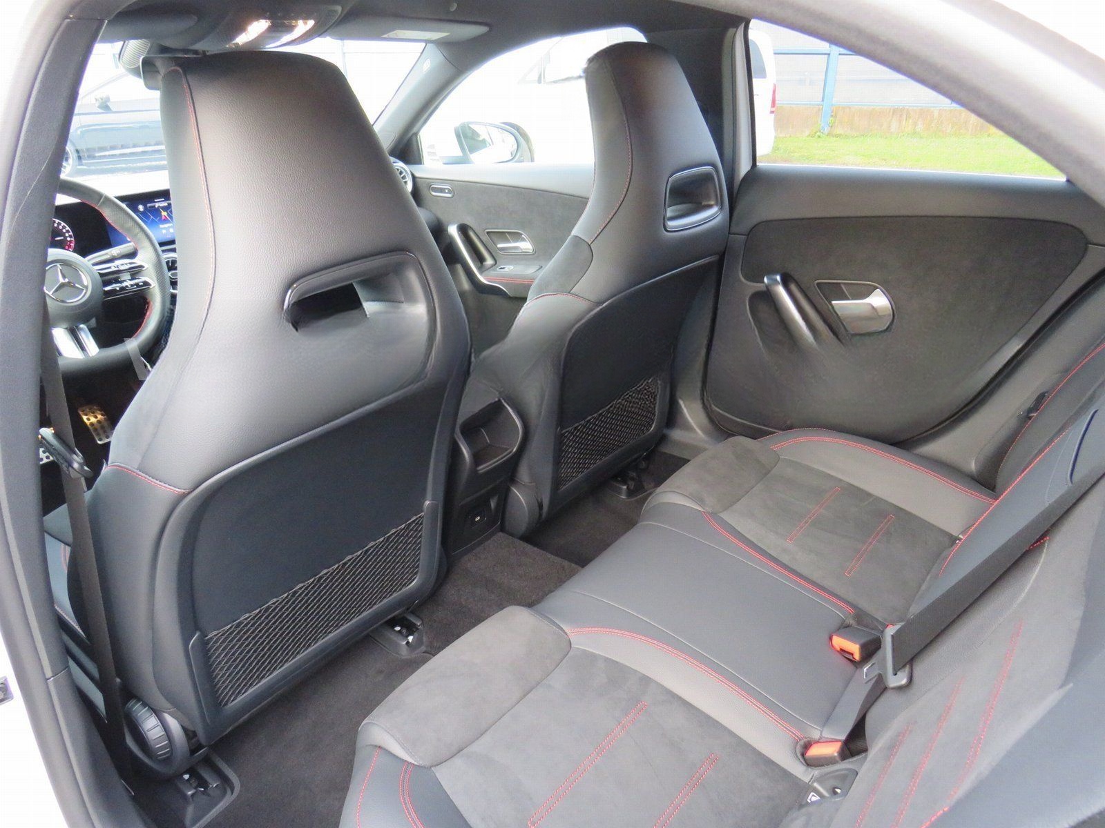 Mercedes-Benz A 250 e AMG Line Advanced Plus+MULTIB.+DISTR+AHK foto 15