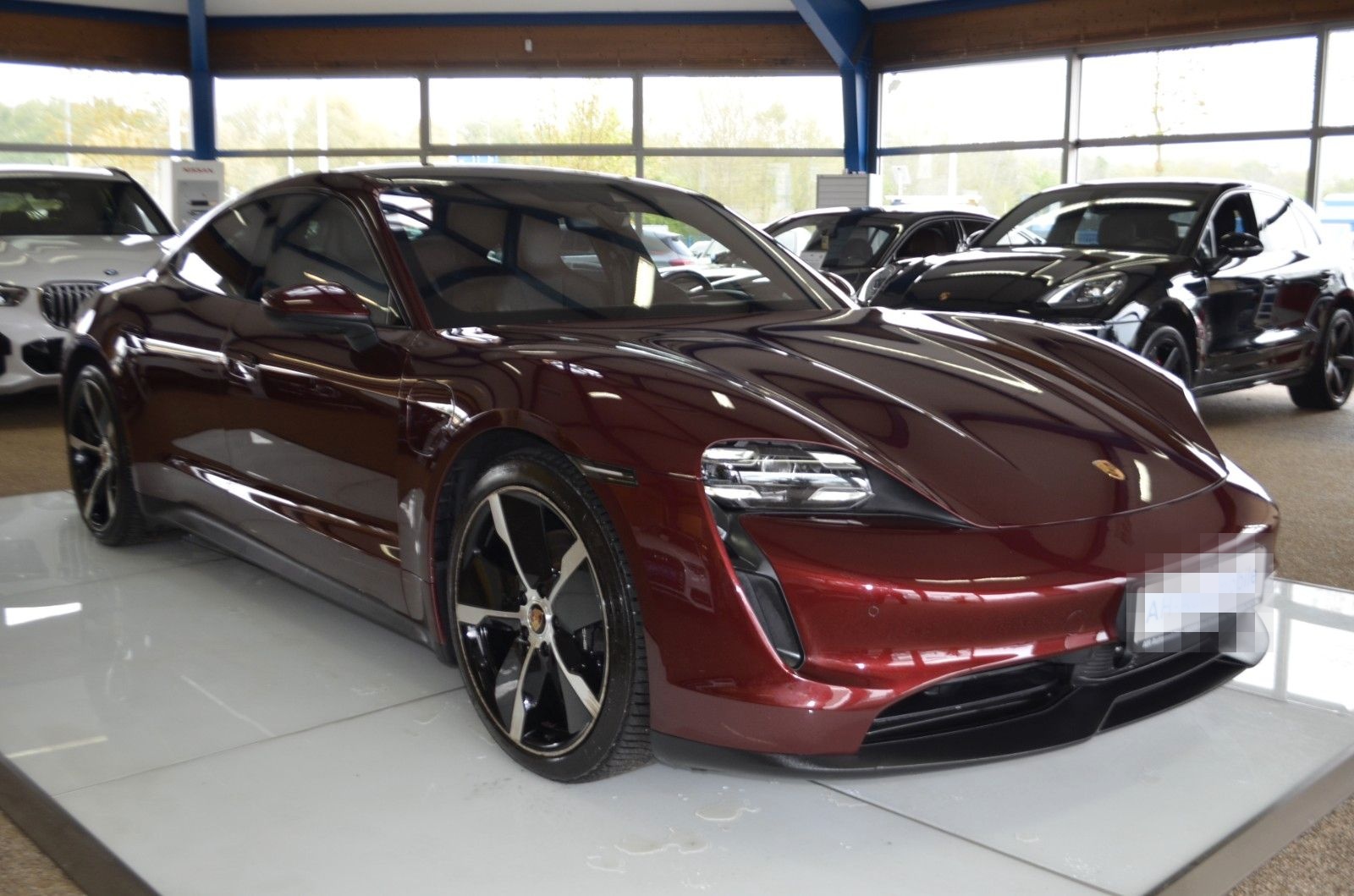 Porsche Taycan 4 S Bi-XENON / NAVI / LEDER / R-KAMERA foto 2