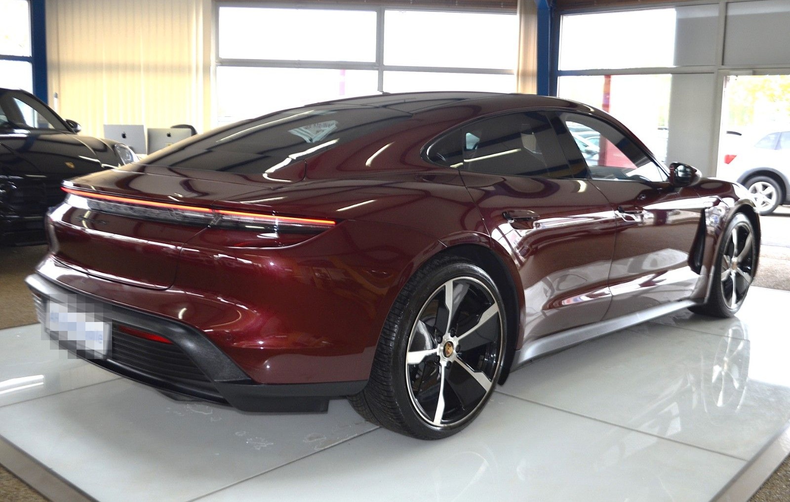Porsche Taycan 4 S Bi-XENON / NAVI / LEDER / R-KAMERA foto 4
