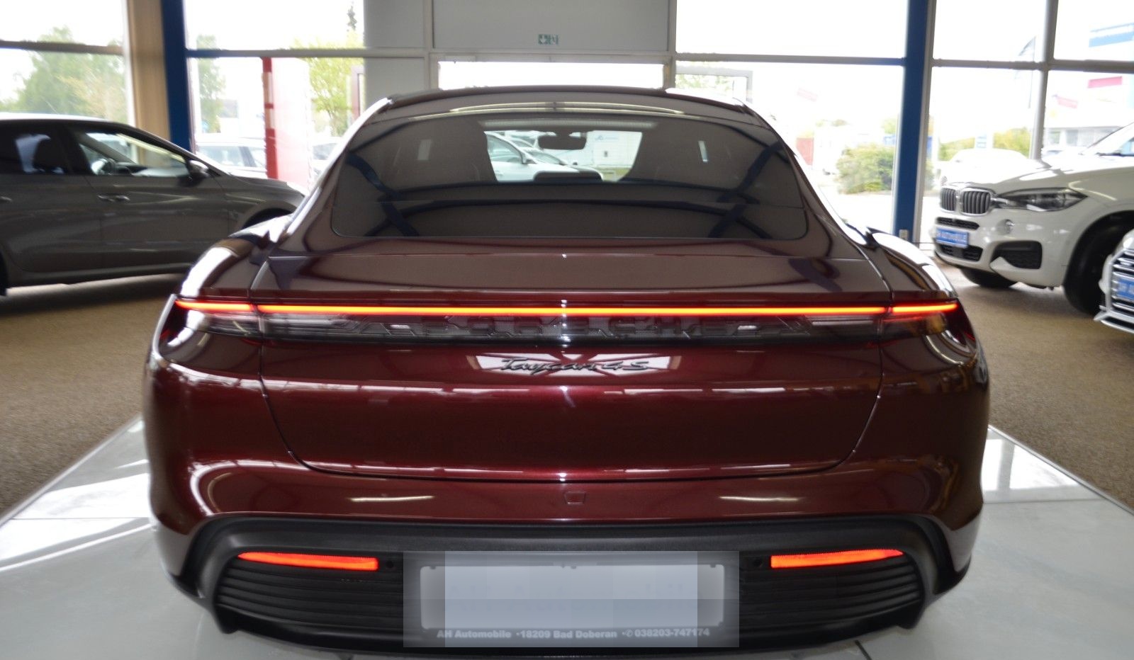 Porsche Taycan 4 S Bi-XENON / NAVI / LEDER / R-KAMERA foto 6