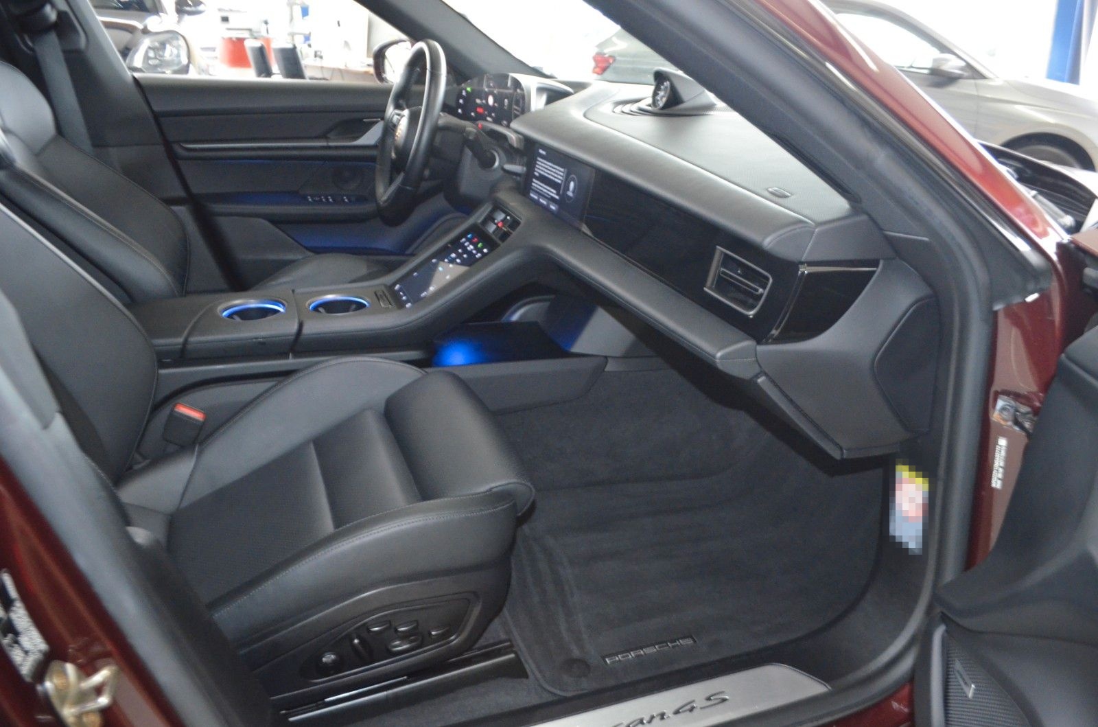 Porsche Taycan 4 S Bi-XENON / NAVI / LEDER / R-KAMERA foto 9