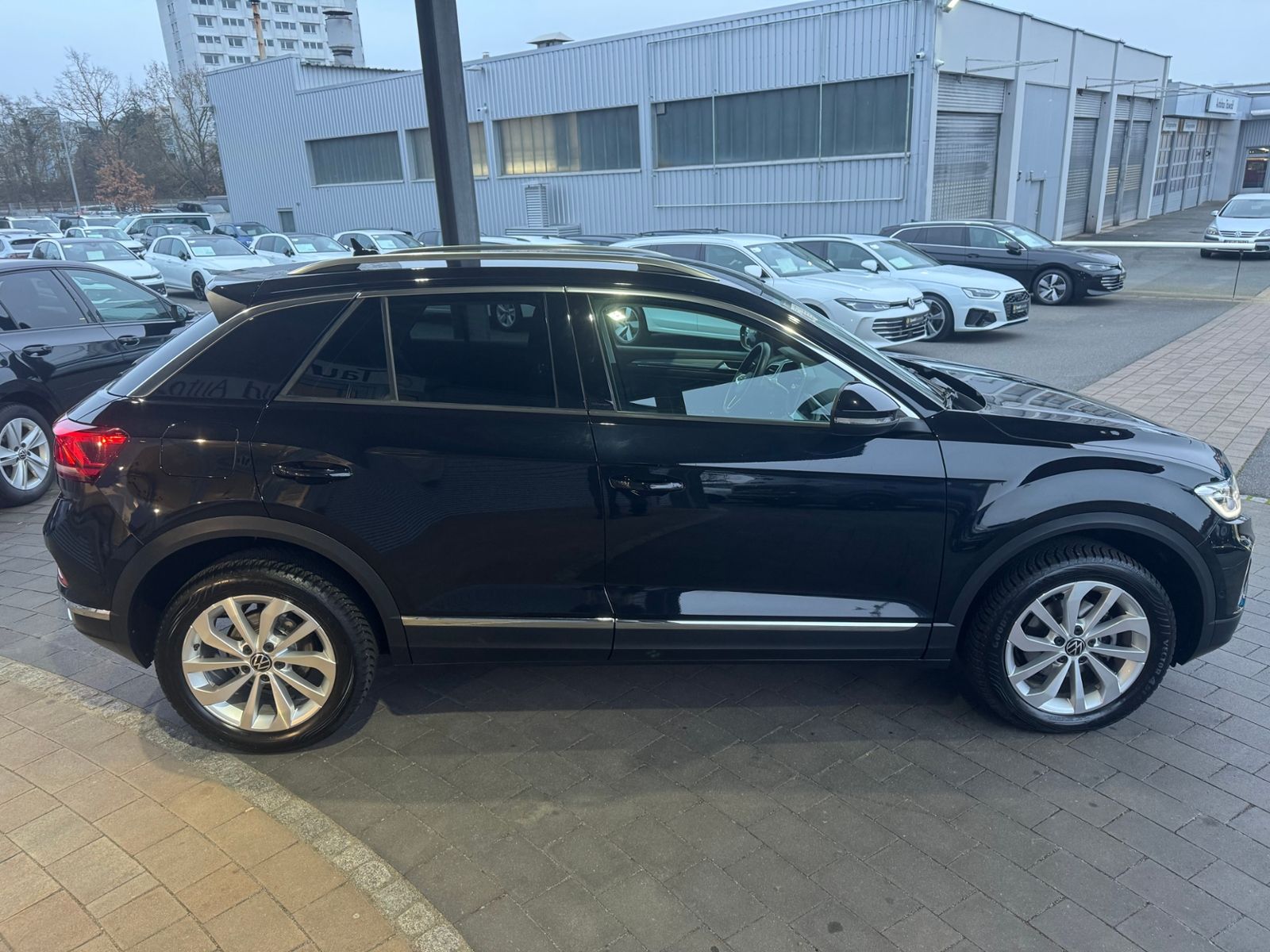 Volkswagen T-Roc 1.5 TSI DSG Style AHK/LED/ACC/APP/ALLSEASO foto 5