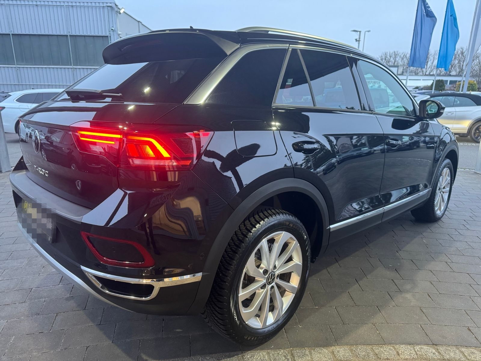 Volkswagen T-Roc 1.5 TSI DSG Style AHK/LED/ACC/APP/ALLSEASO foto 6