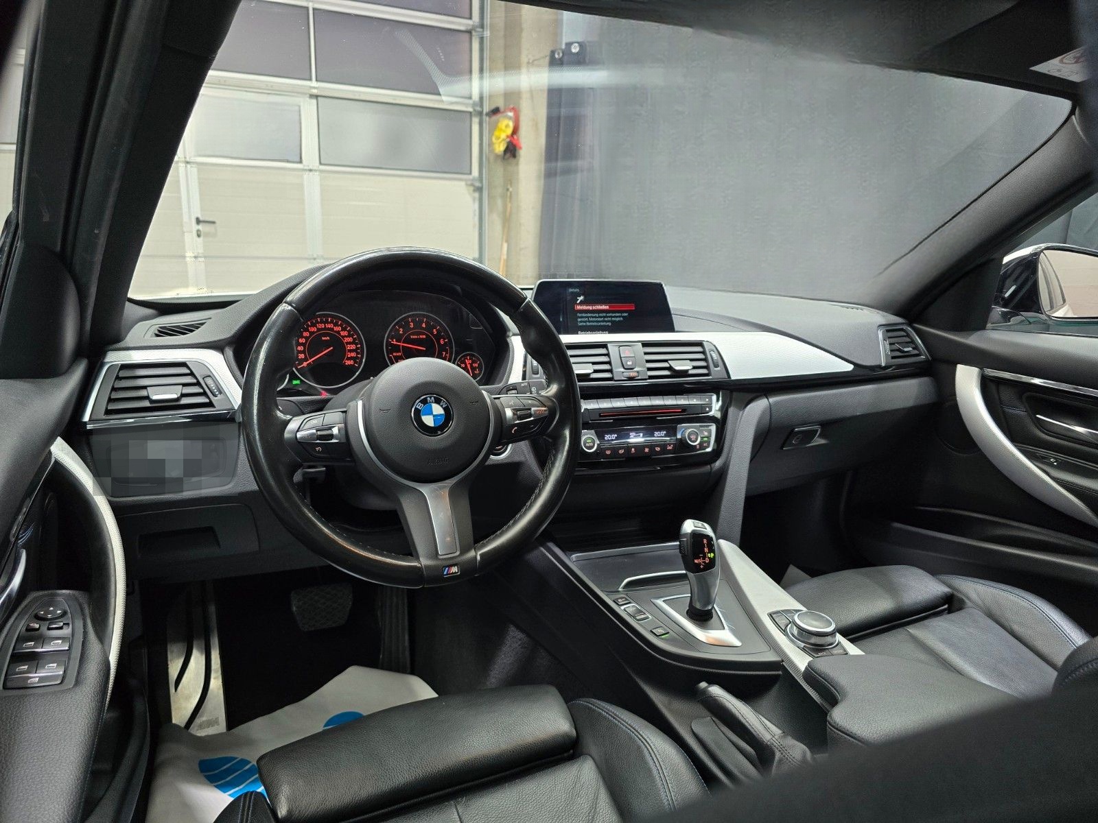 BMW 318i Touring M Sport Shadow Automatik PDC NAVI foto 14