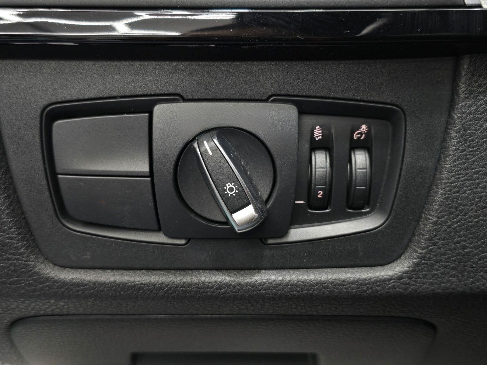 BMW 318i Touring M Sport Shadow Automatik PDC NAVI foto 23