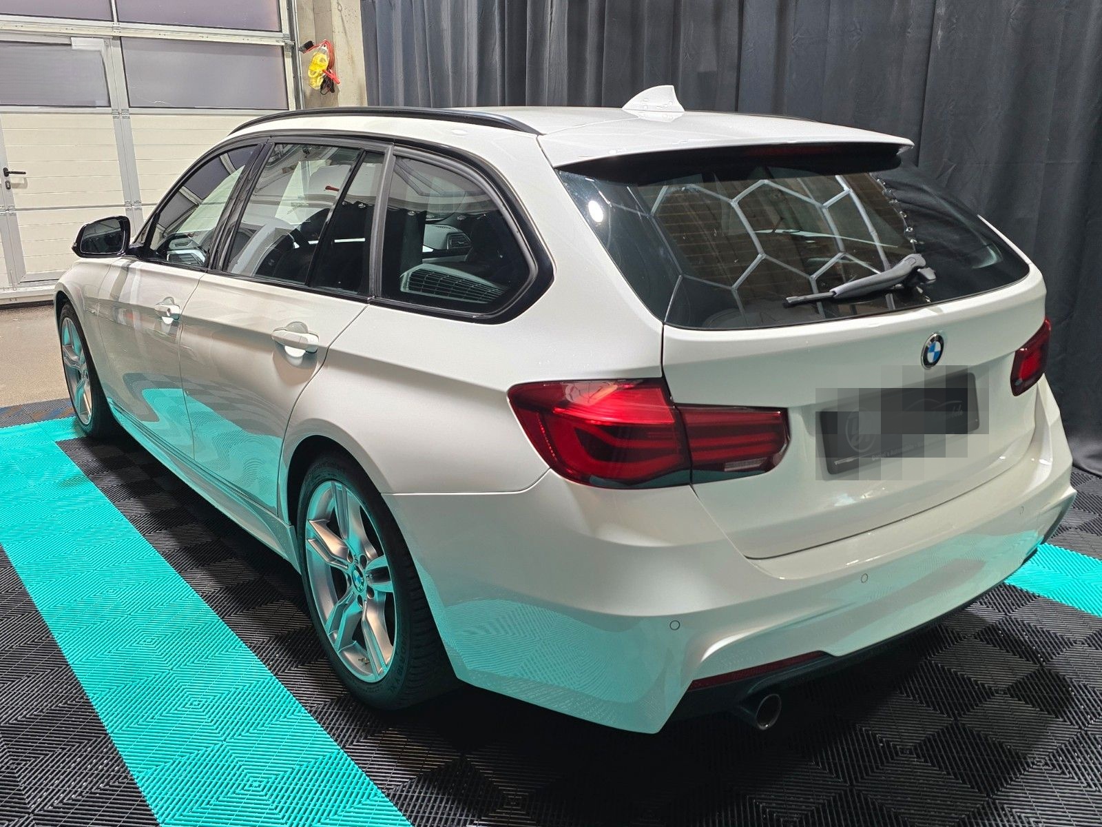 BMW 318i Touring M Sport Shadow Automatik PDC NAVI foto 5