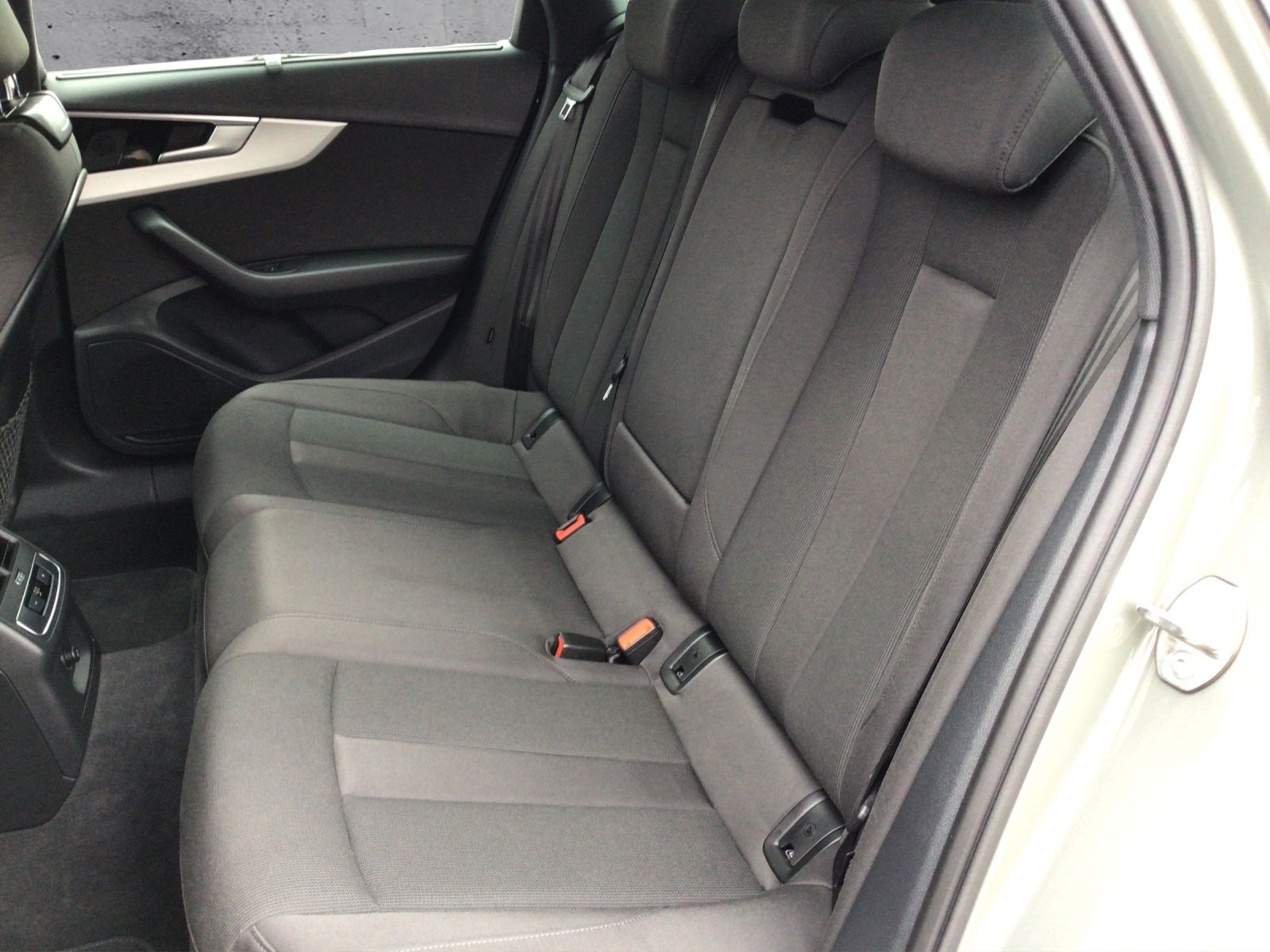Audi A4 Avant 40 TFSI quattro S-tronic S-LINE STH foto 10
