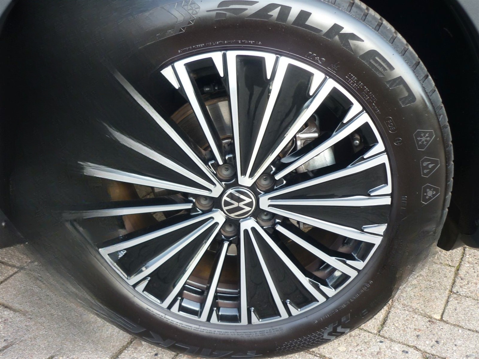 Volkswagen Tiguan 1.5 eTSI OPF DSG GOAL+AHK+Navi+Matrix+ACC foto 6