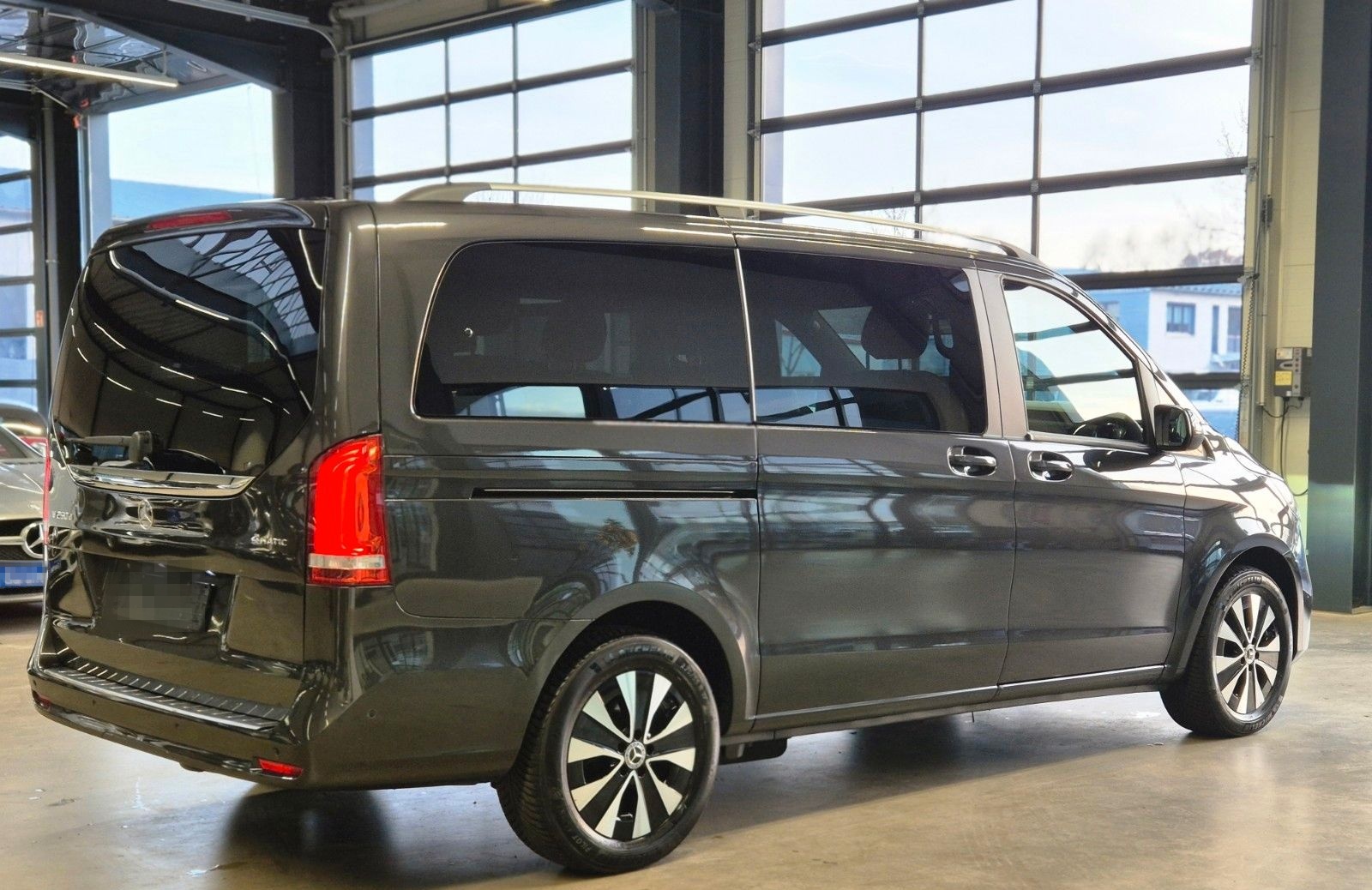 Mercedes-Benz V250 d 4MATIC LANG LEDER STANDHZ MBUX AHK 7SITZE foto 5