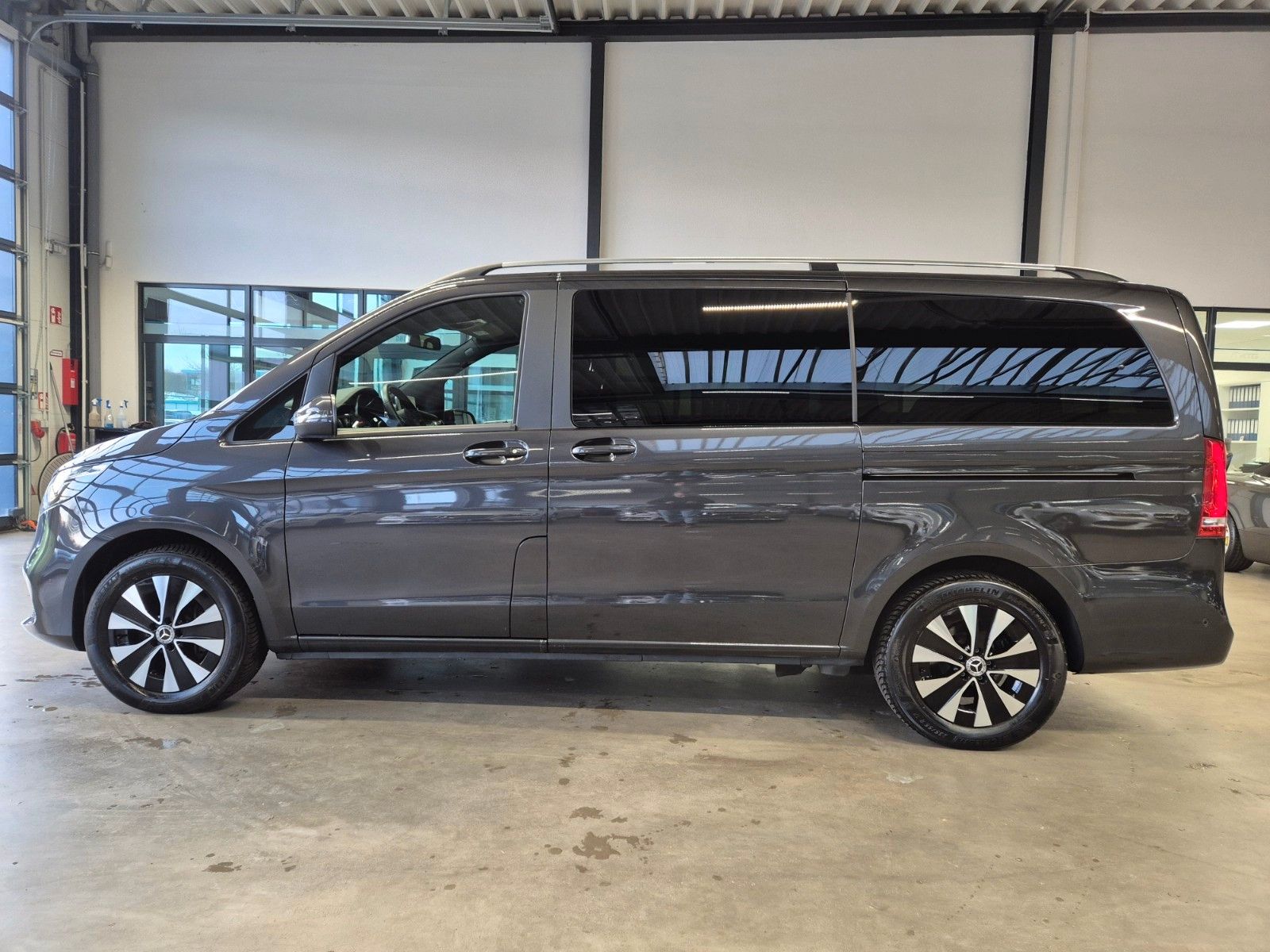 Mercedes-Benz V250 d 4MATIC LANG LEDER STANDHZ MBUX AHK 7SITZE foto 8