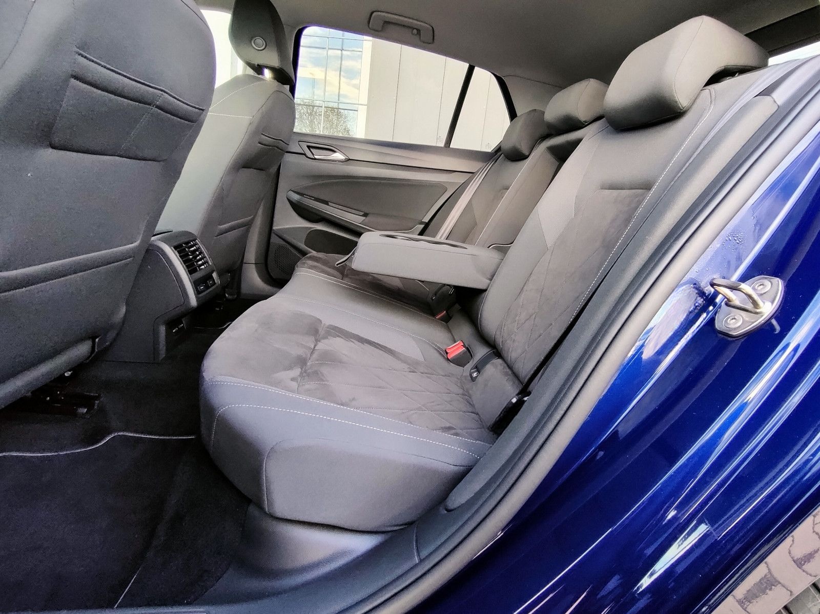 Volkswagen Golf VIII 1.5 TSI Style*HuD*App*Navi*Keyless*RFK foto 18