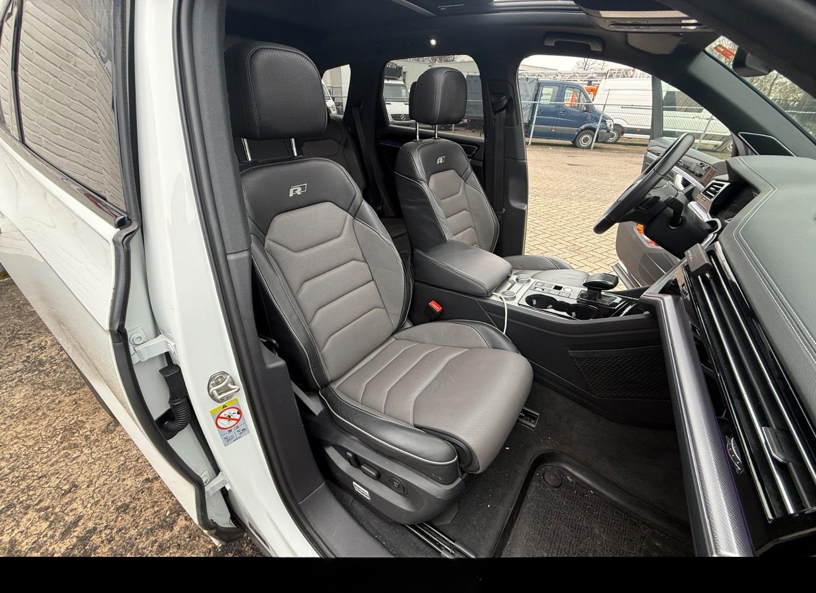 Volkswagen Touareg R-Line 4Motion Head Up Pano Volleder foto 20