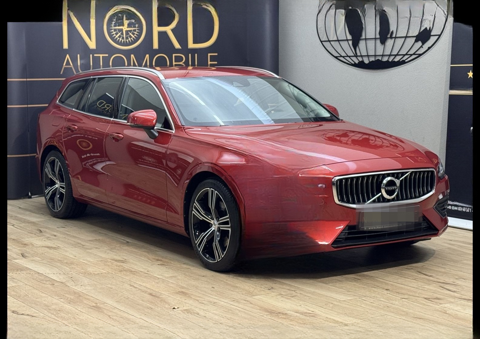 Volvo V60 Kombi B4 D INSCRIPTION *AHK*STHZ*H&K*KAM*19Z foto 2