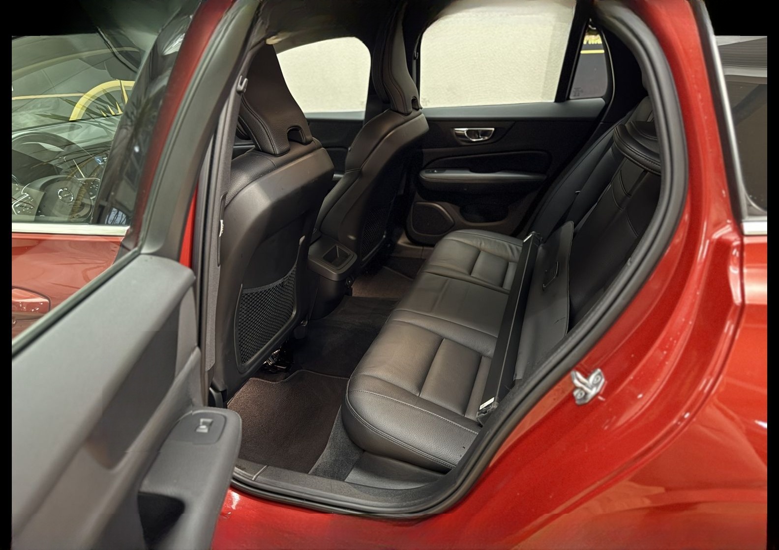 Volvo V60 Kombi B4 D INSCRIPTION *AHK*STHZ*H&K*KAM*19Z foto 13