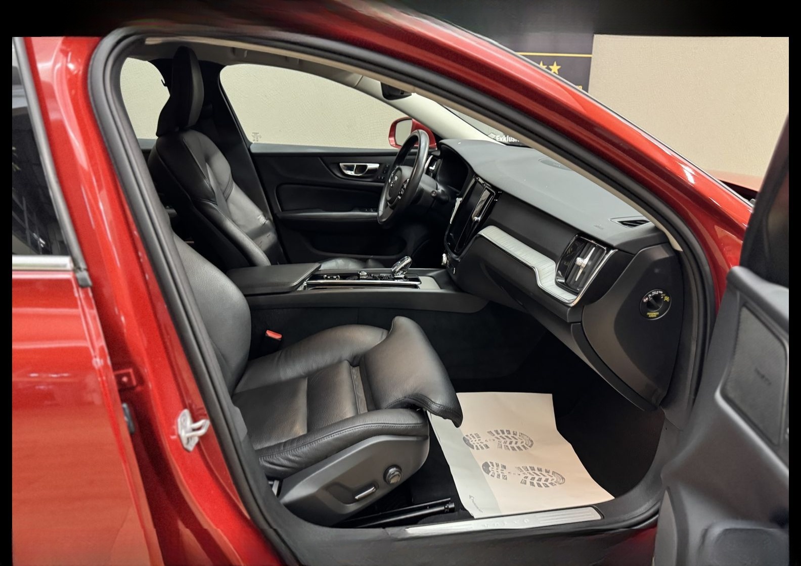 Volvo V60 Kombi B4 D INSCRIPTION *AHK*STHZ*H&K*KAM*19Z foto 15