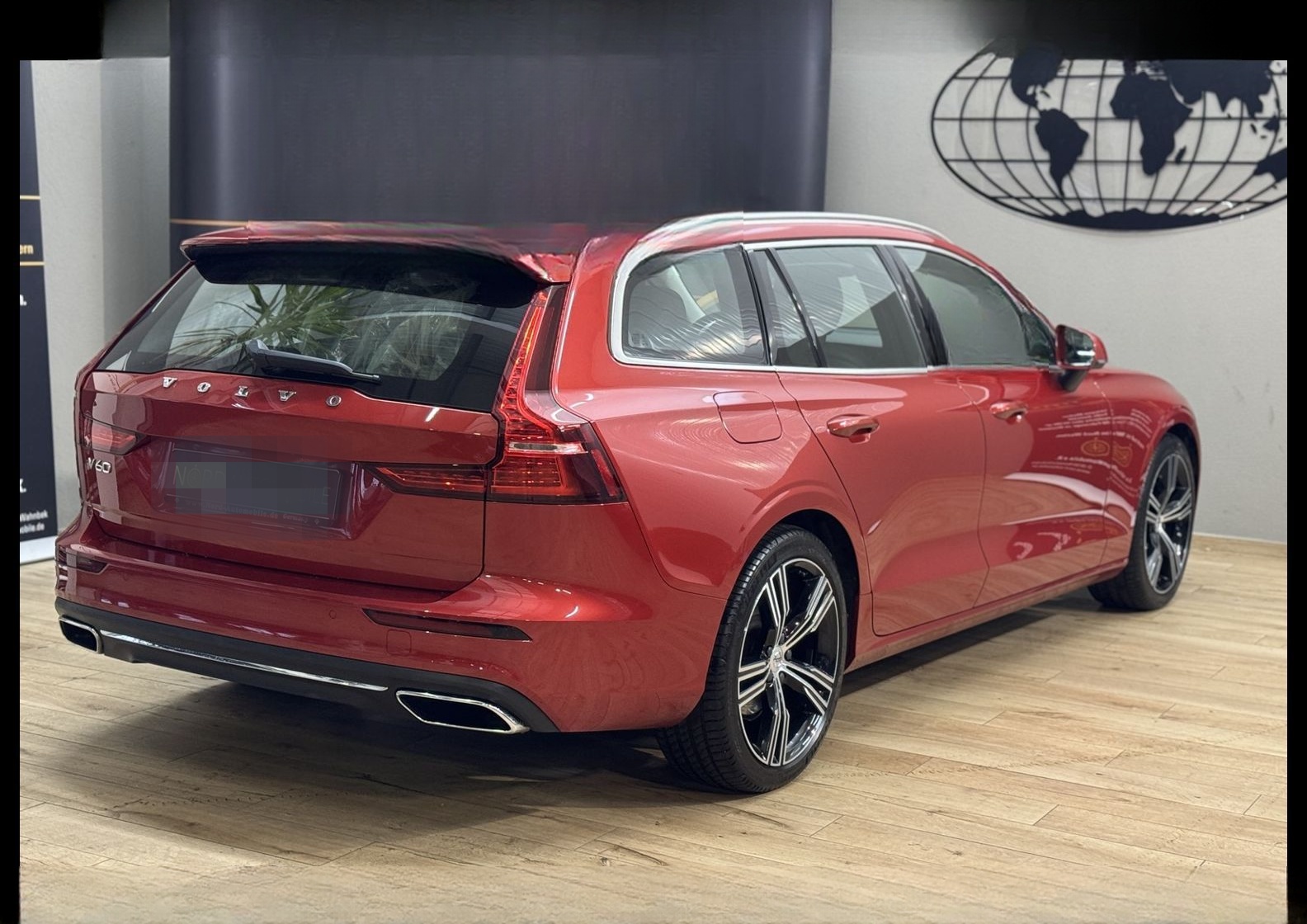 Volvo V60 Kombi B4 D INSCRIPTION *AHK*STHZ*H&K*KAM*19Z foto 9