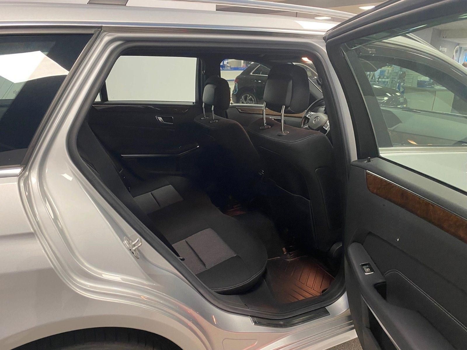 Mercedes-Benz E 200 T ELEGANCE+NAVI+LED Scheinwerfer+Distronic foto 18