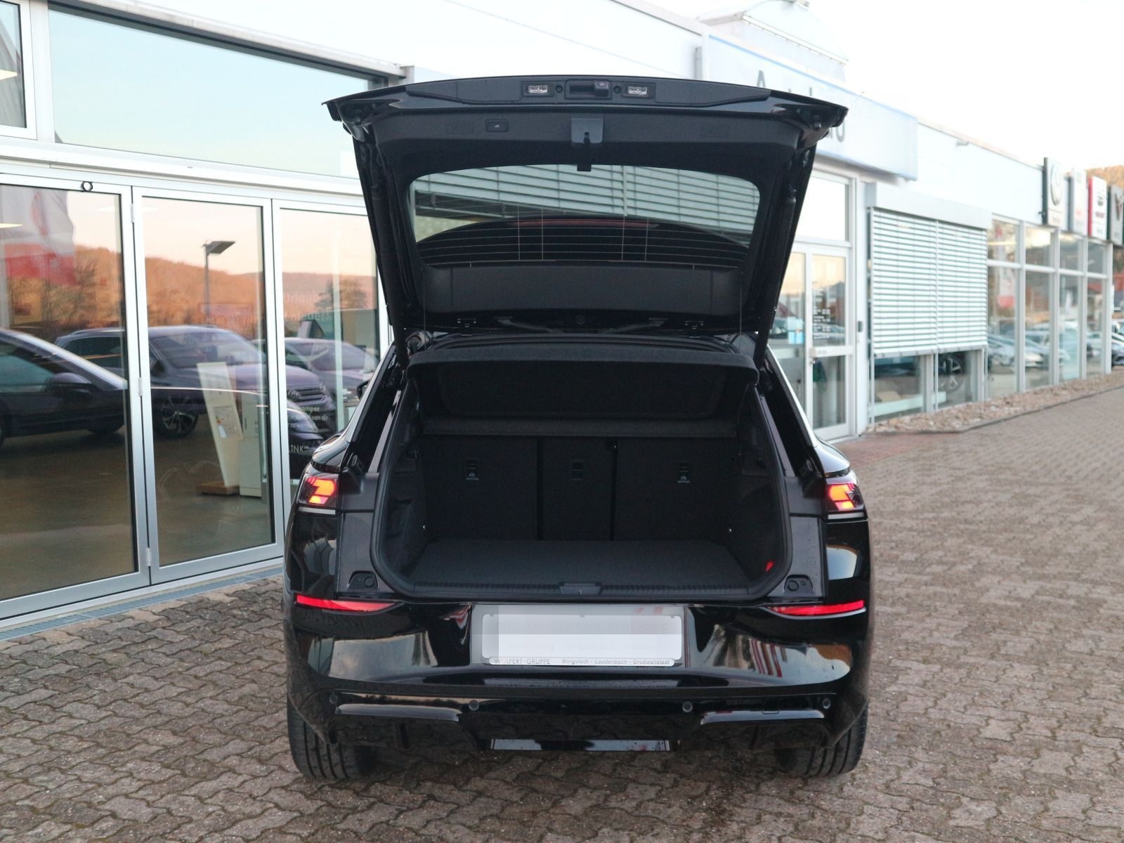 Volkswagen T-Roc R-Line 1.5 eTSI OPF (150 PS) DSG *AHK*WINT foto 11