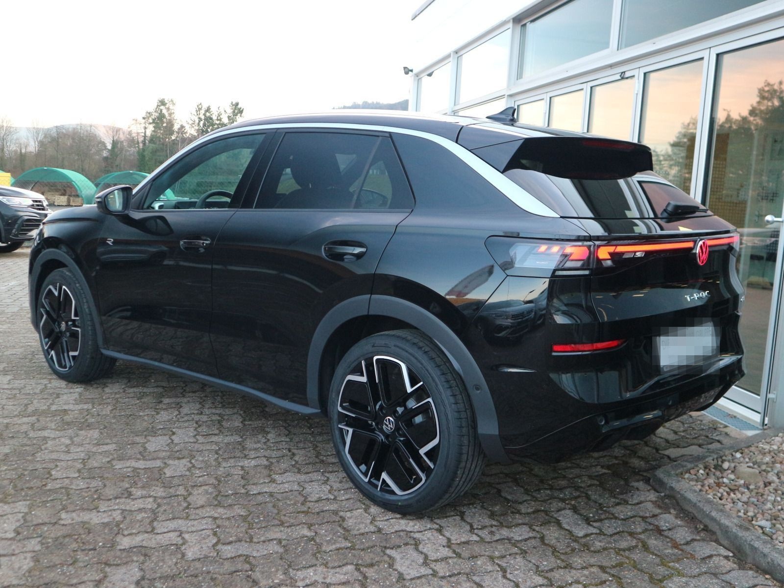 Volkswagen T-Roc R-Line 1.5 eTSI OPF (150 PS) DSG *AHK*WINT foto 4