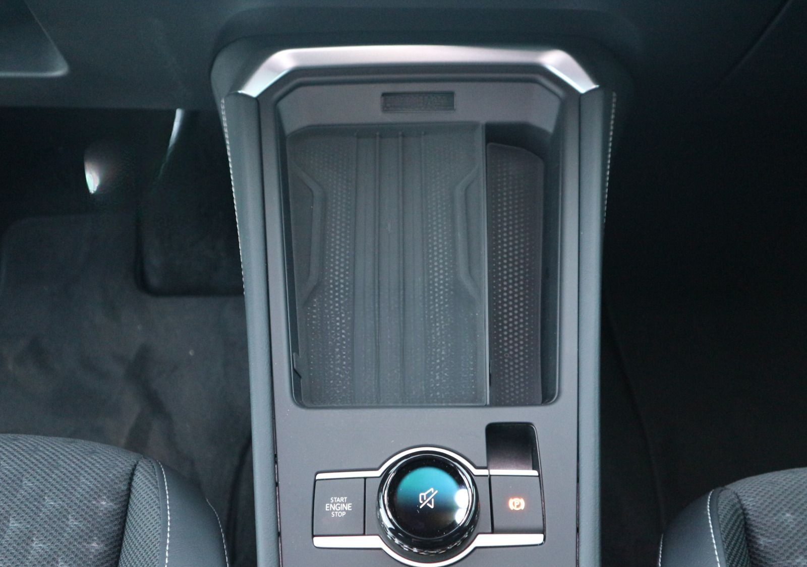 Volkswagen T-Roc R-Line 1.5 eTSI OPF (150 PS) DSG *AHK*WINT foto 9