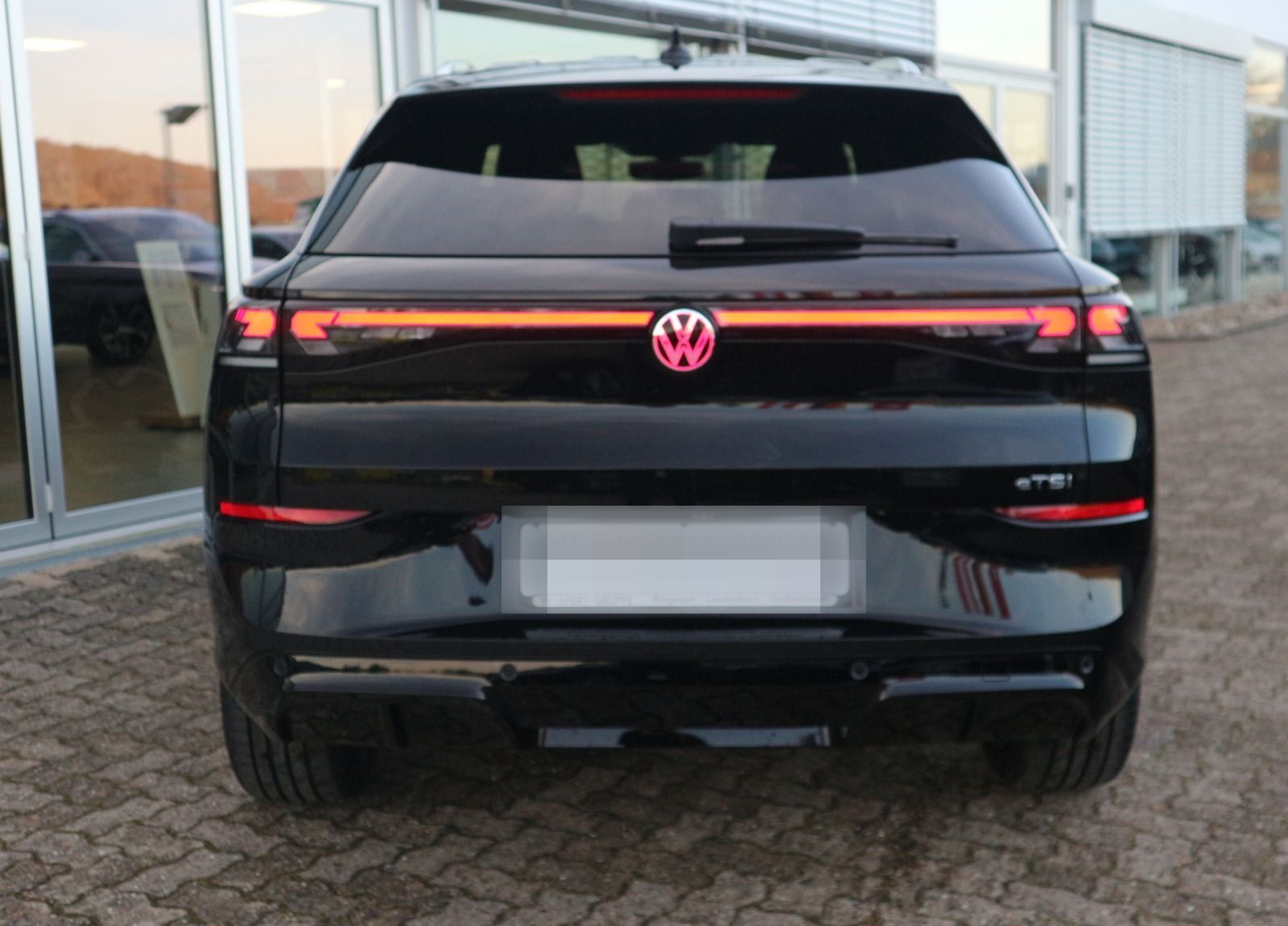 Volkswagen T-Roc R-Line 1.5 eTSI OPF (150 PS) DSG *AHK*WINT foto 10