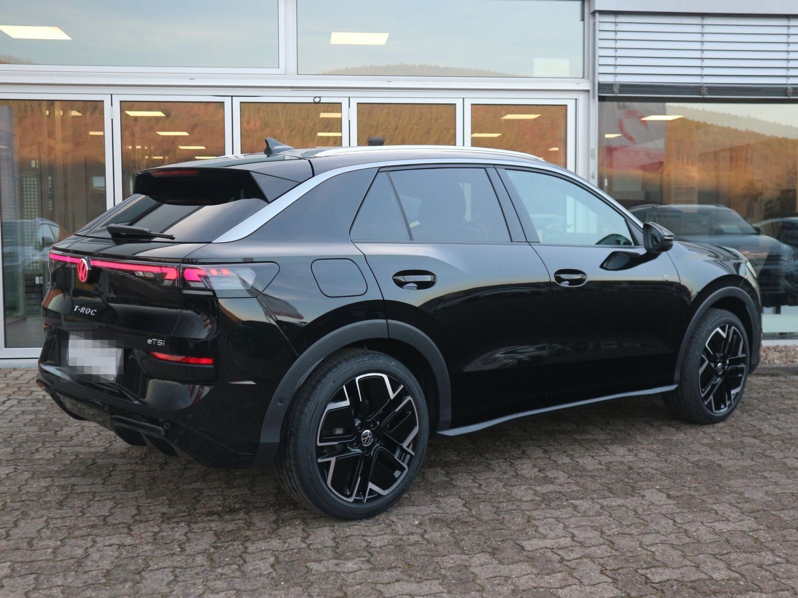 Volkswagen T-Roc R-Line 1.5 eTSI OPF (150 PS) DSG *AHK*WINT foto 12