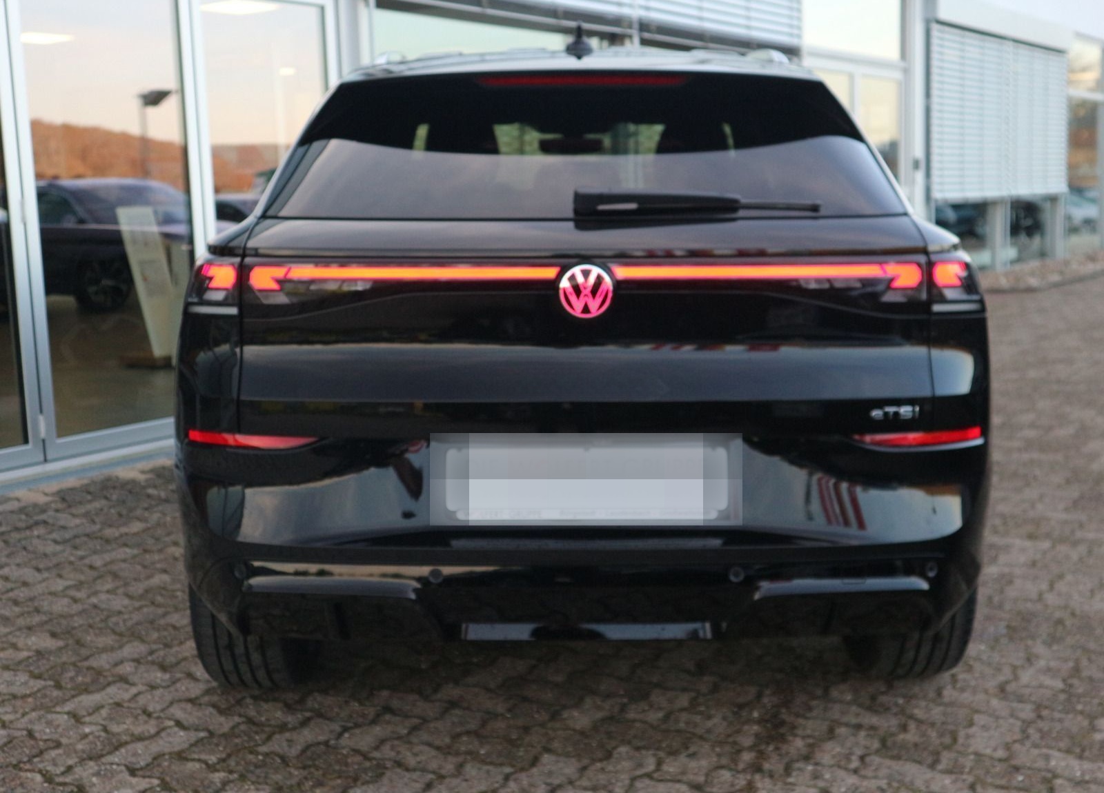 Volkswagen T-Roc R-Line 1.5 eTSI OPF (150 PS) DSG *AHK*WINT foto 10