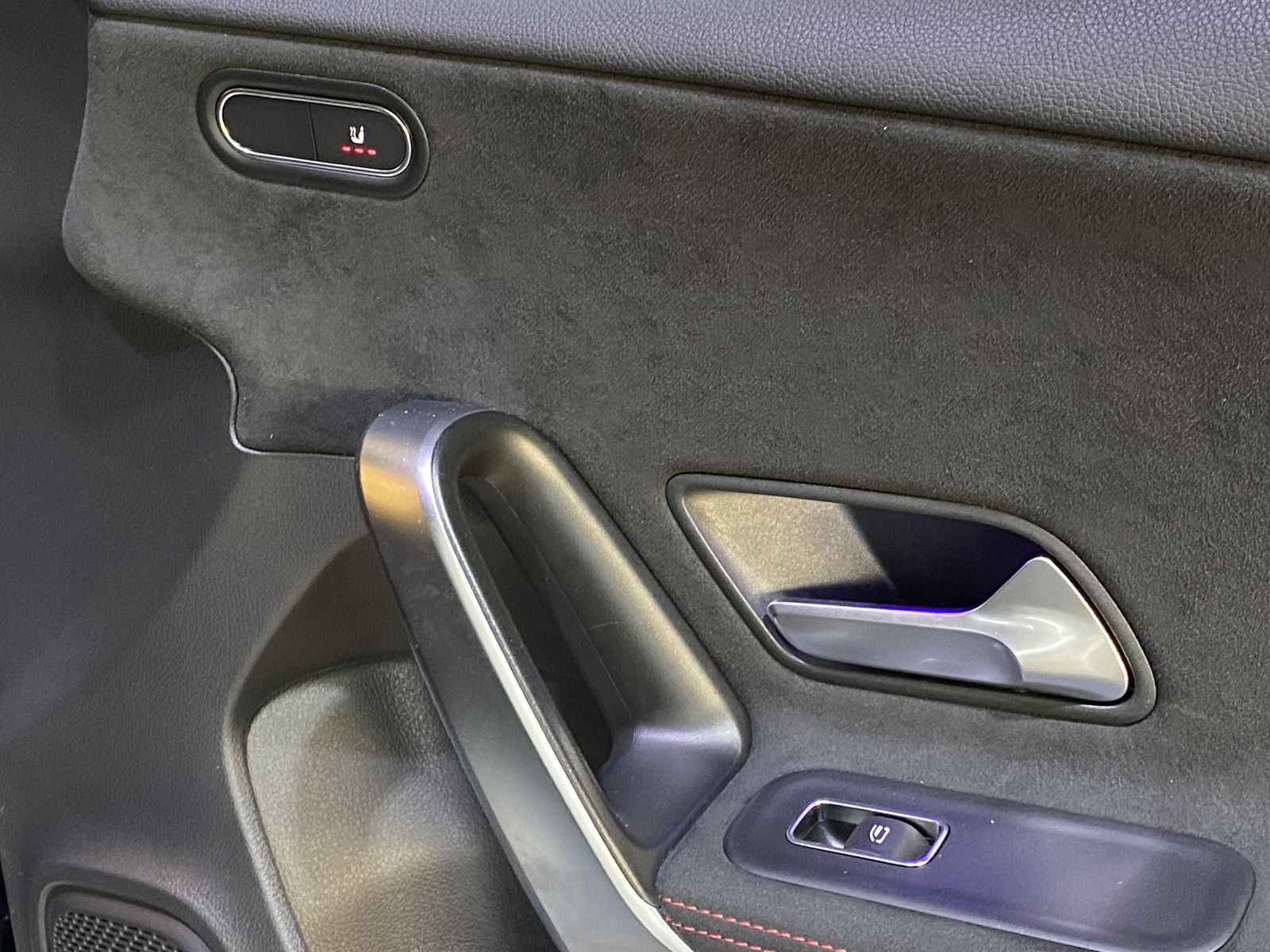 Mercedes-Benz A 250 e AMG Line Night Navi LED Ambiente-Licht foto 17