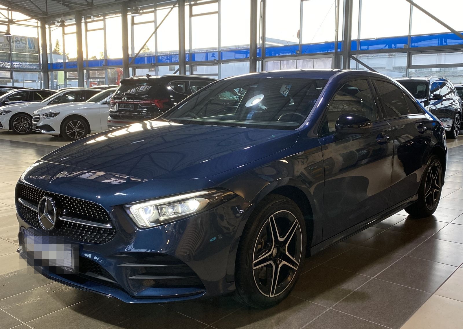 Mercedes-Benz A 250 e AMG Line Night Navi LED Ambiente-Licht foto 3