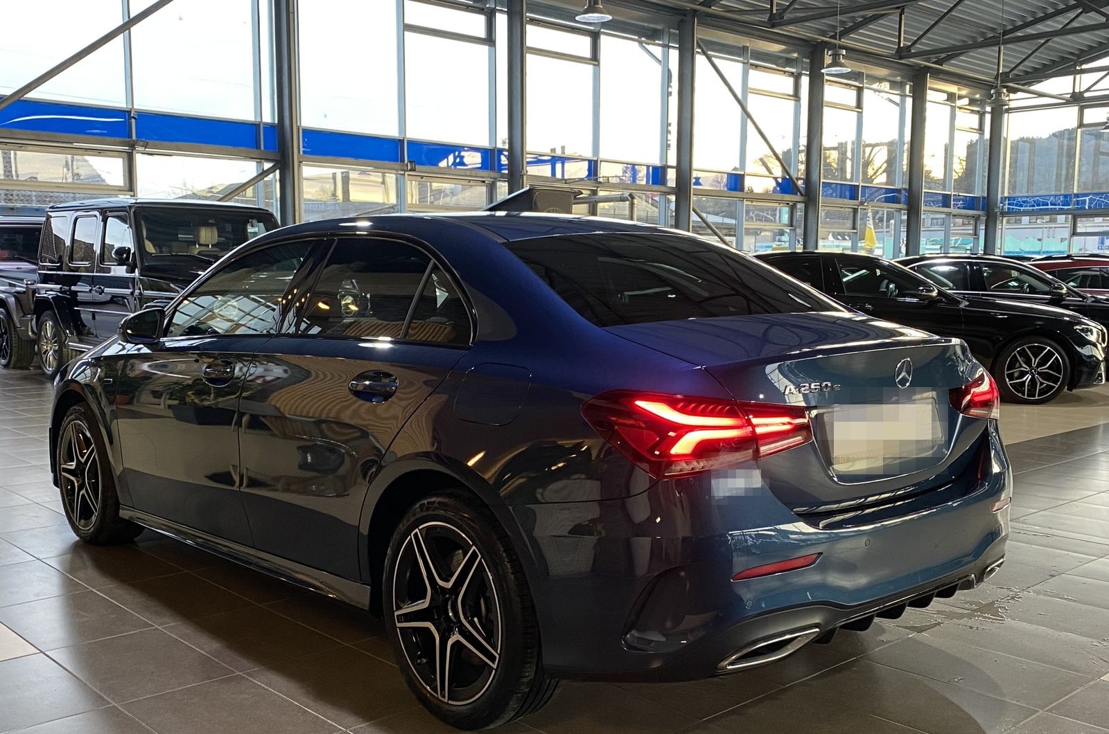 Mercedes-Benz A 250 e AMG Line Night Navi LED Ambiente-Licht foto 4