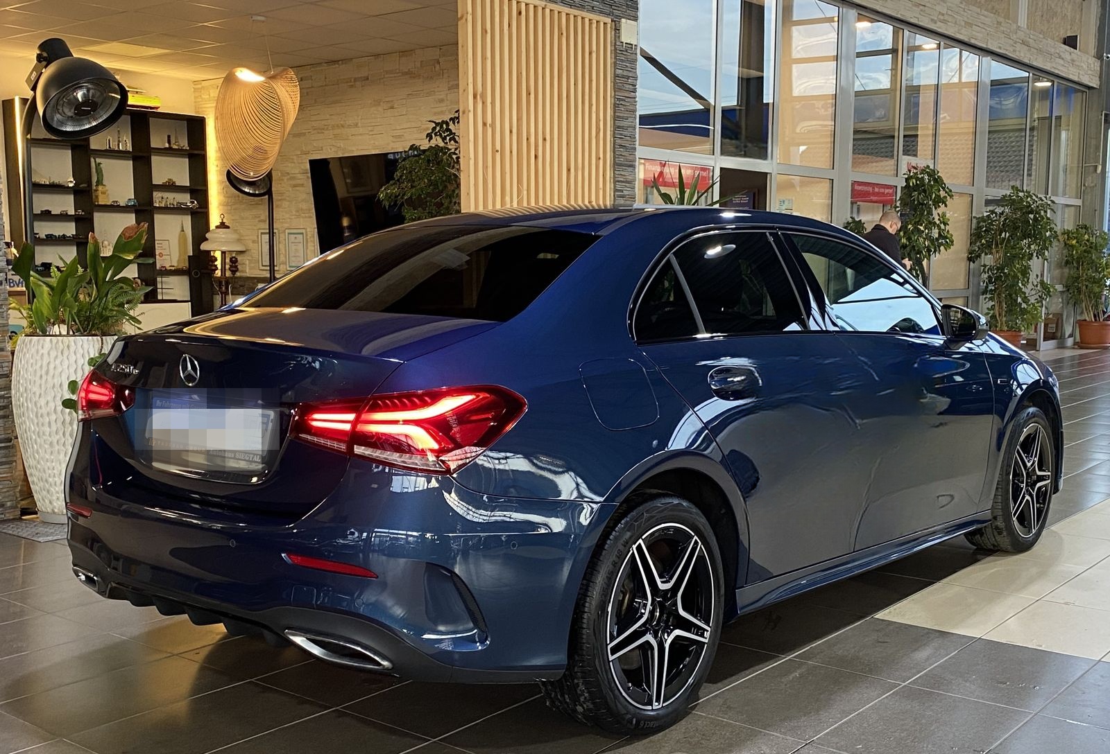 Mercedes-Benz A 250 e AMG Line Night Navi LED Ambiente-Licht foto 7
