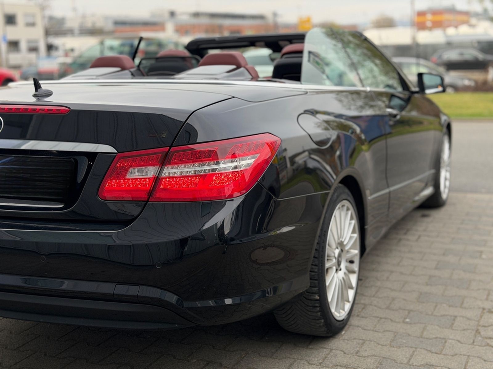 Mercedes-Benz E 250d Cabrio 7G-Tronic AMG Leder Sitz-Klima 1.H foto 45
