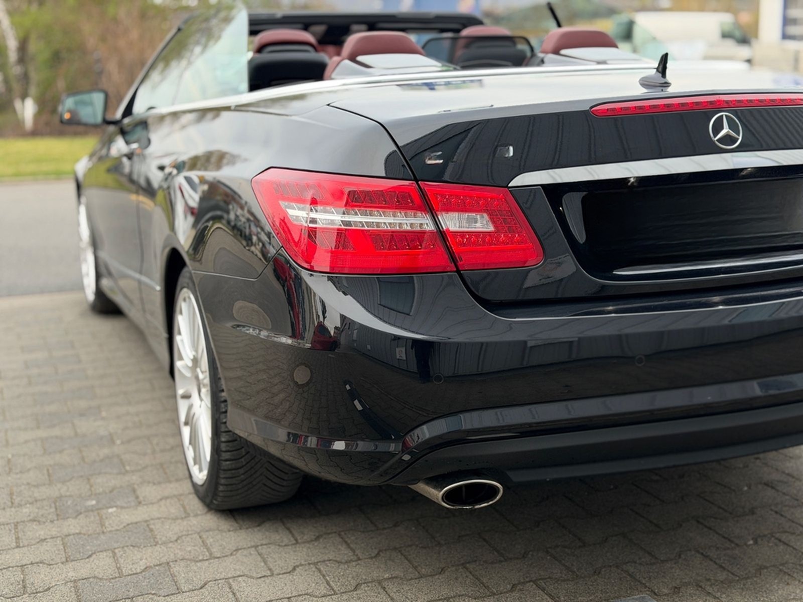 Mercedes-Benz E 250d Cabrio 7G-Tronic AMG Leder Sitz-Klima 1.H foto 46