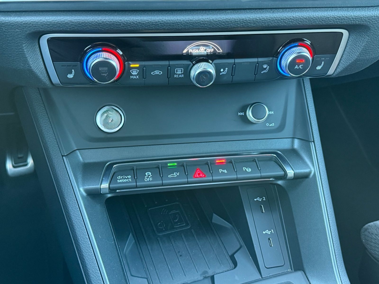 Audi Q3 45 TFSI e S line AHK-ACC-RKAM-LED-SONOS-20"LM foto 14