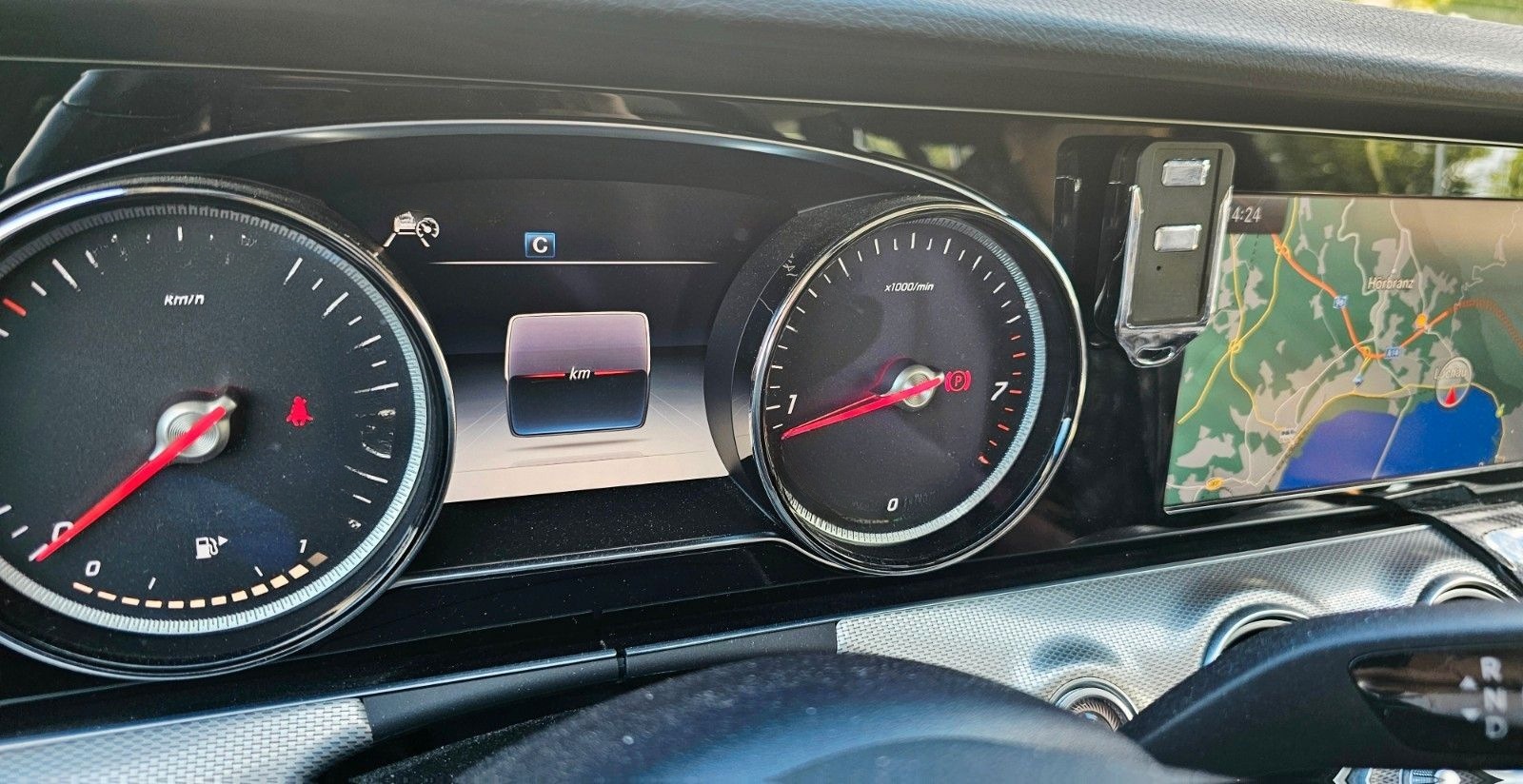 Mercedes-Benz E 200 4MATIC T Autom. - foto 12