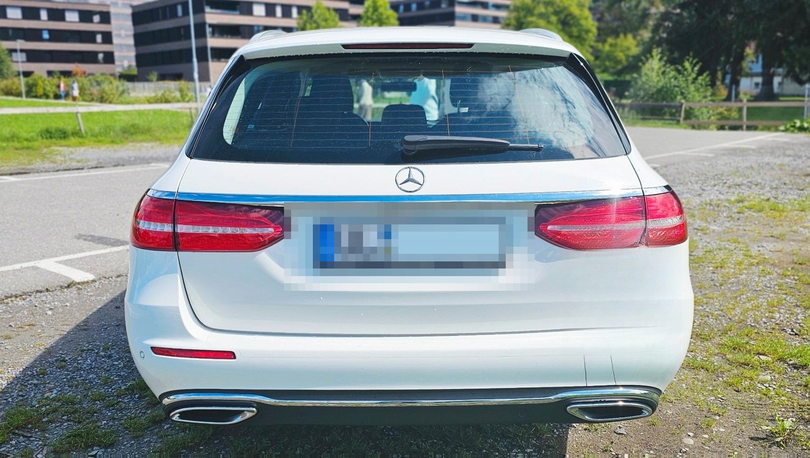 Mercedes-Benz E 200 4MATIC T Autom. - foto 6