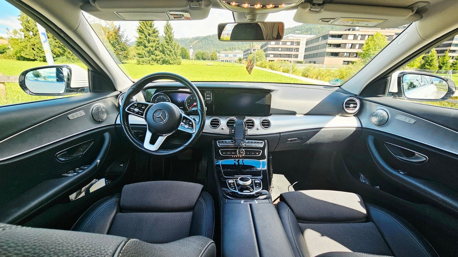 Mercedes-Benz E 200 4MATIC T Autom. - foto 9